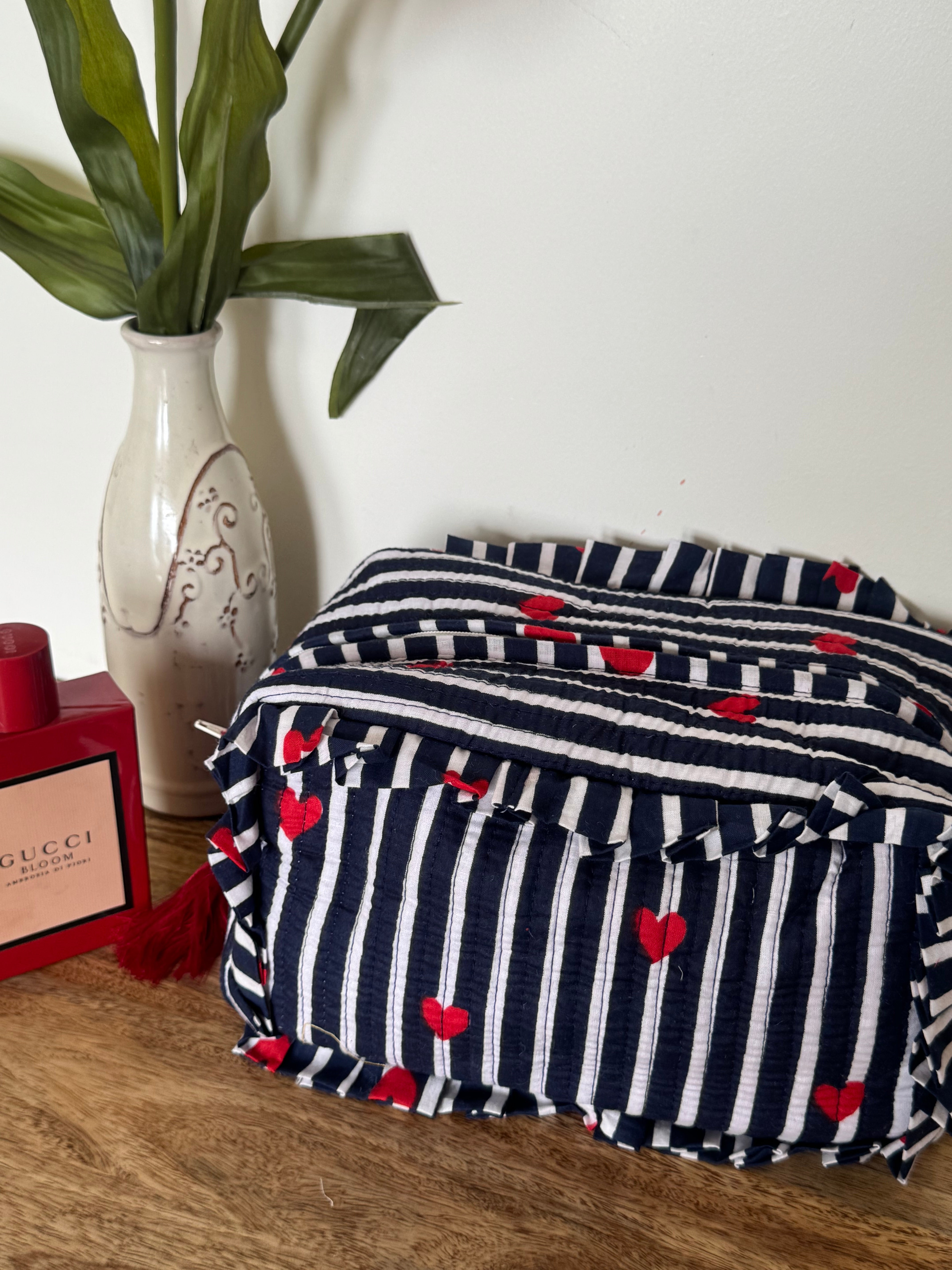 FRILL TOILETRY BAG