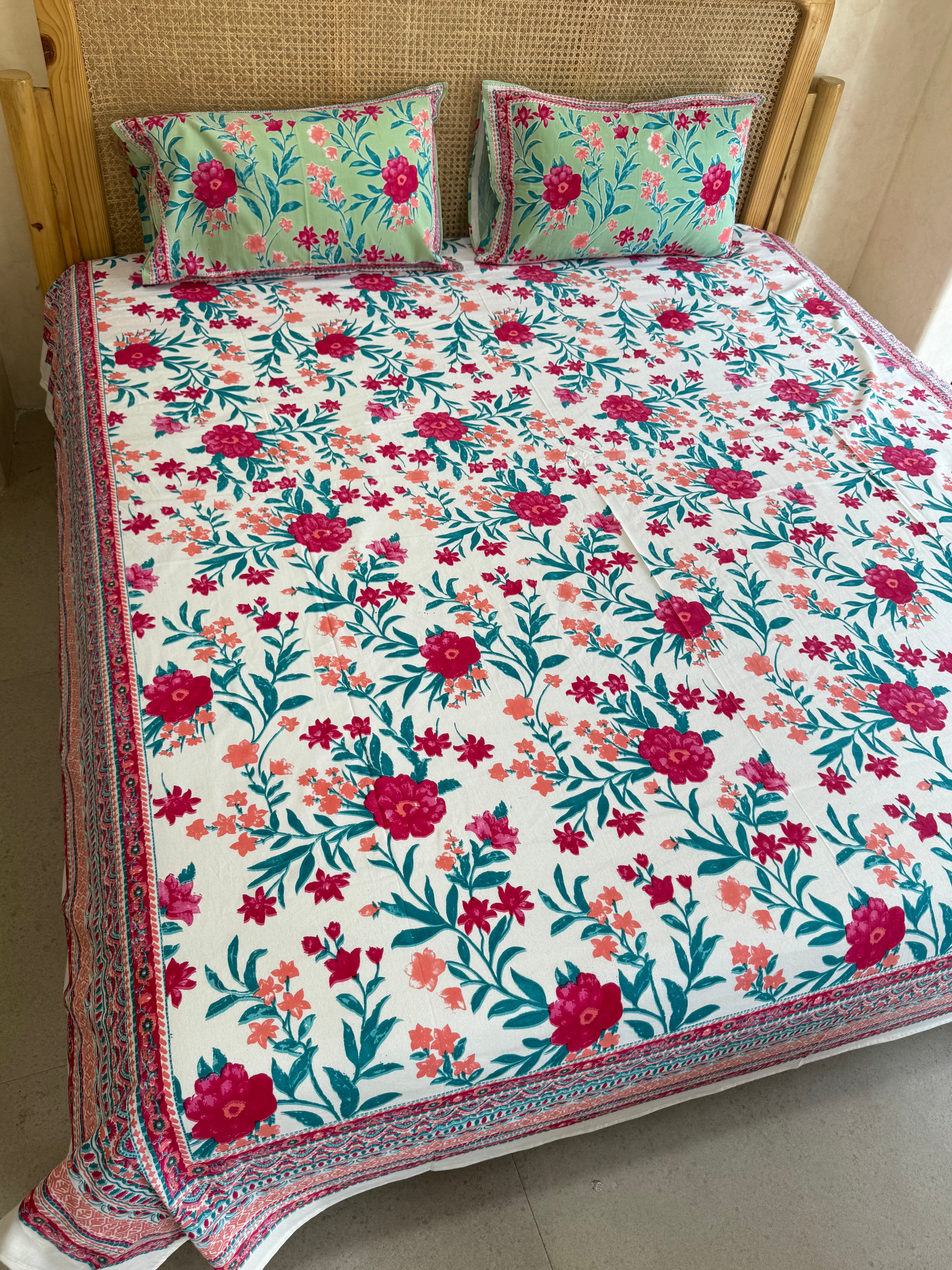 RIWAYAAT BEDSHEET WITH TWO REVERSIBLE PILLOW COVERS