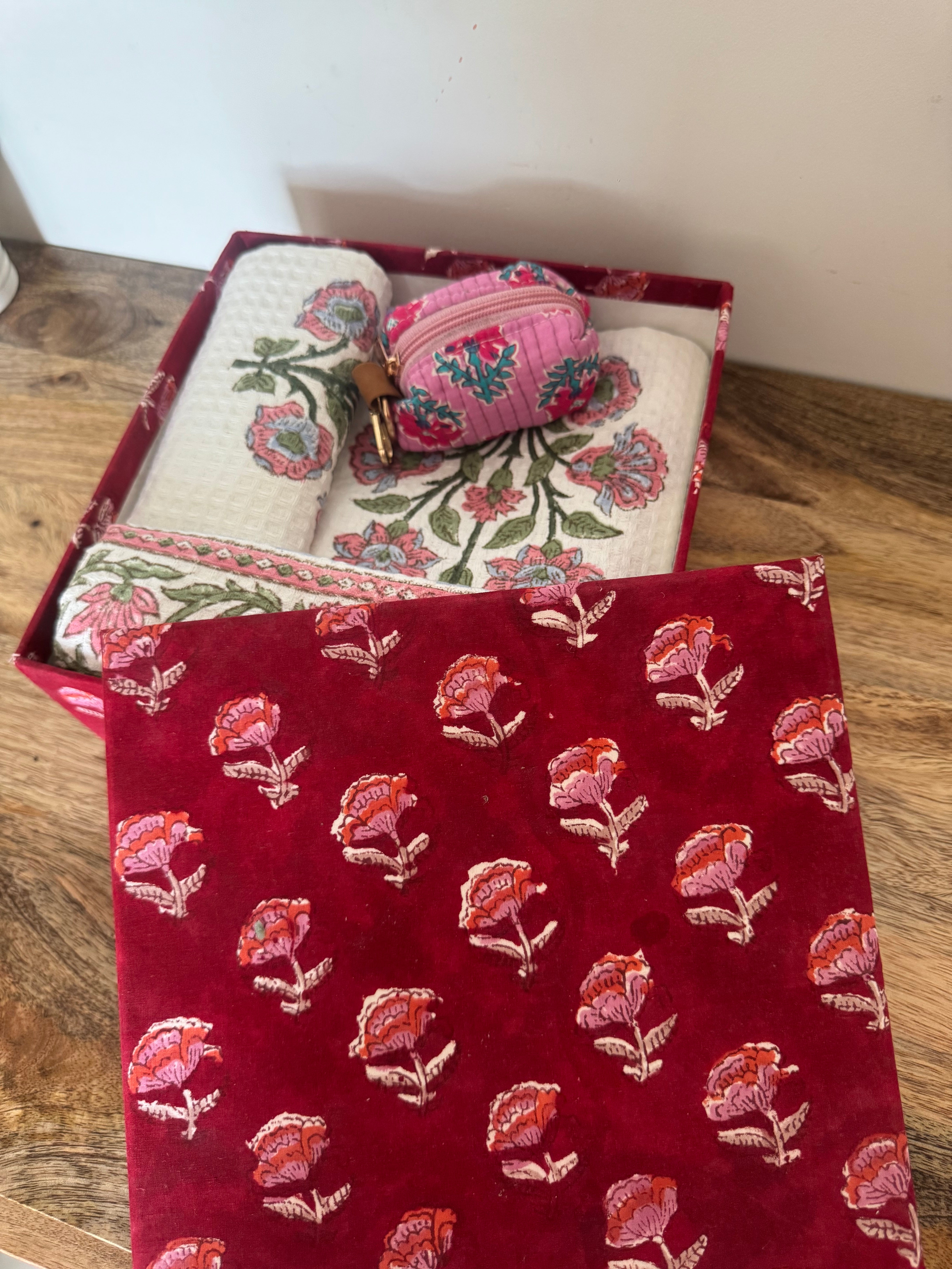 HANDBLOCK PRINTED GIFT BOX - BATH LINEN