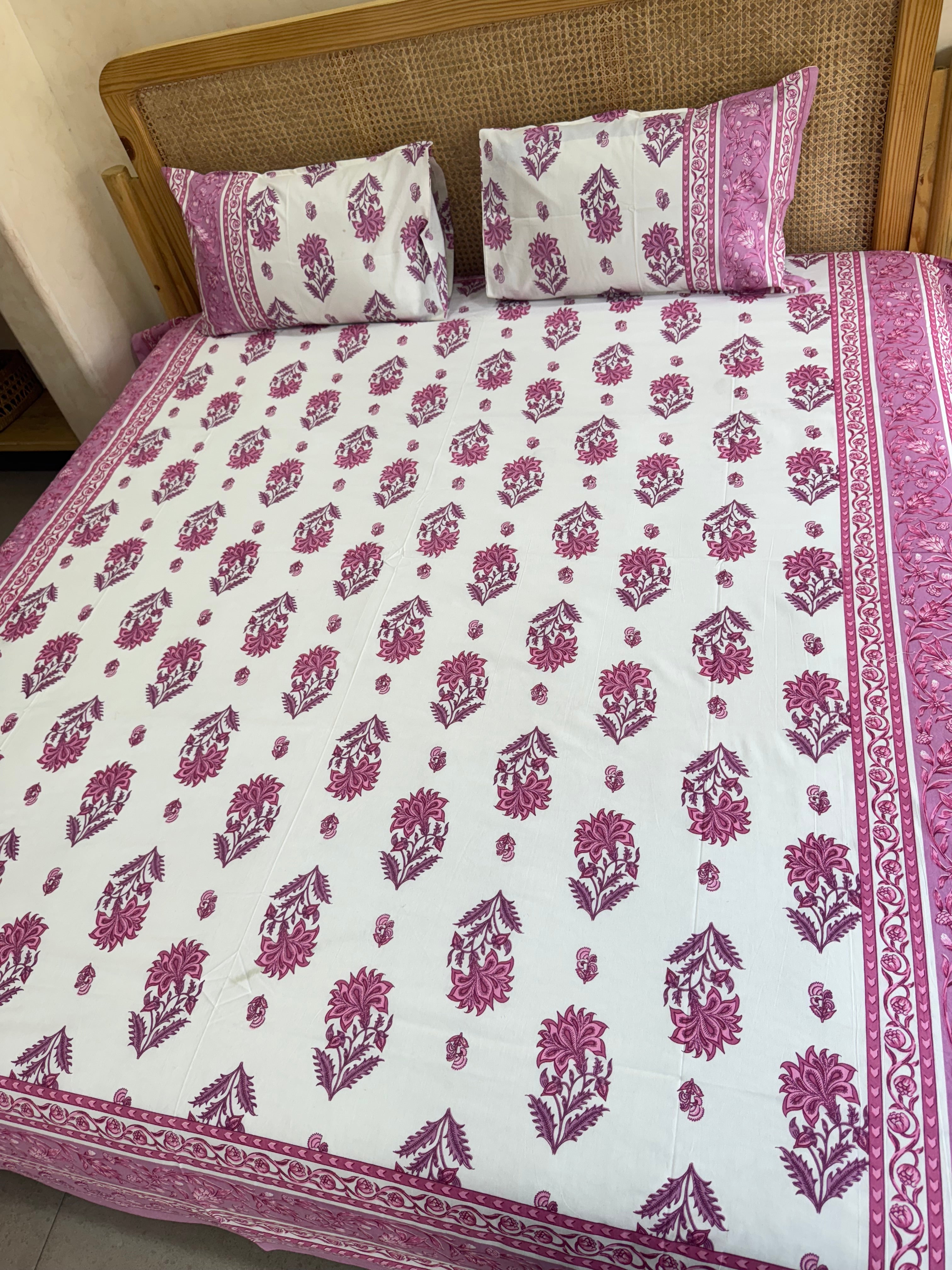 RIWAYAAT BEDSHEET WITH TWO REVERSIBLE PILLOW COVERS