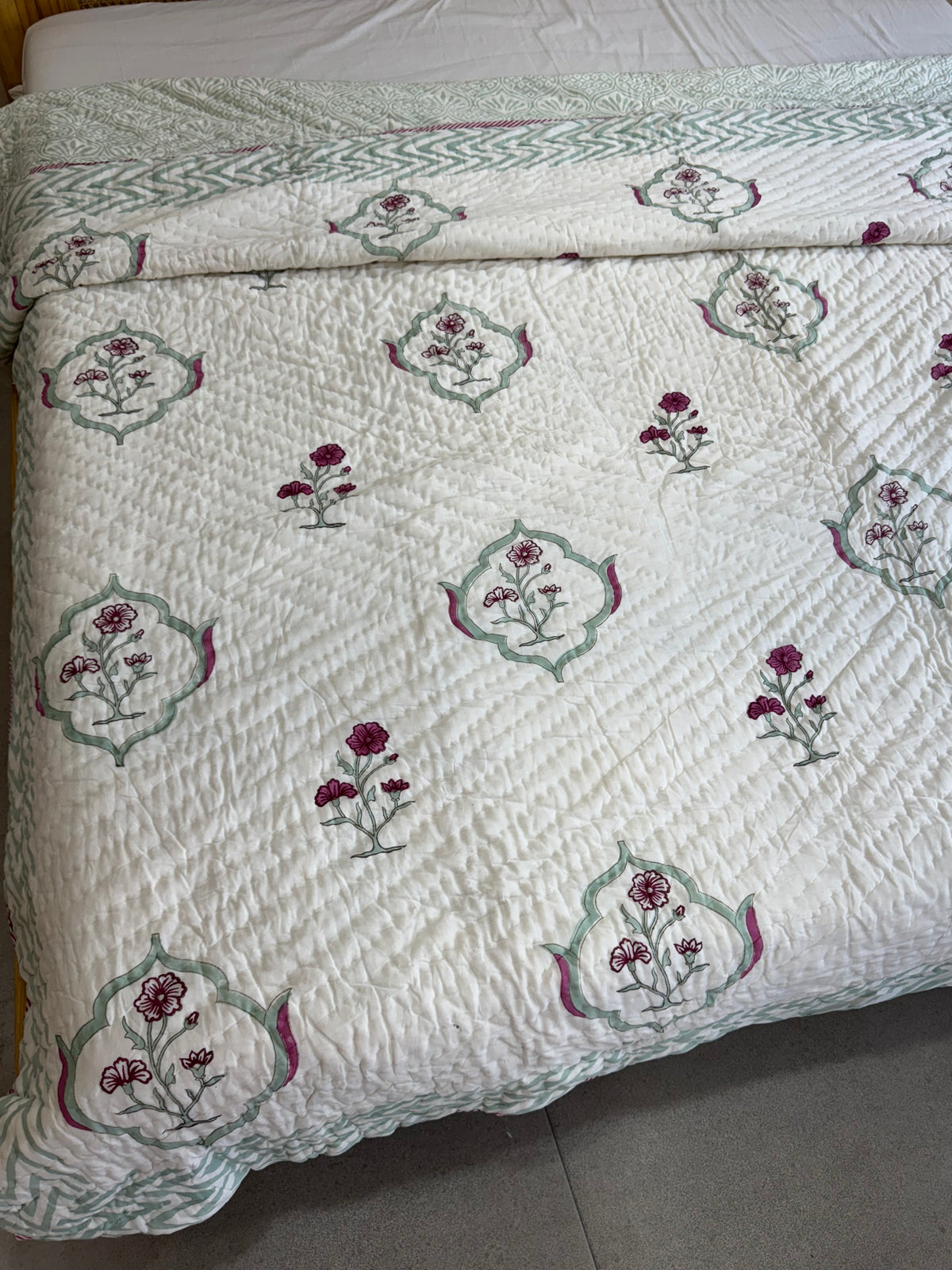 HAND BLOCK PRINTED REVERSIBLE QUILT (DOUBLE BED)