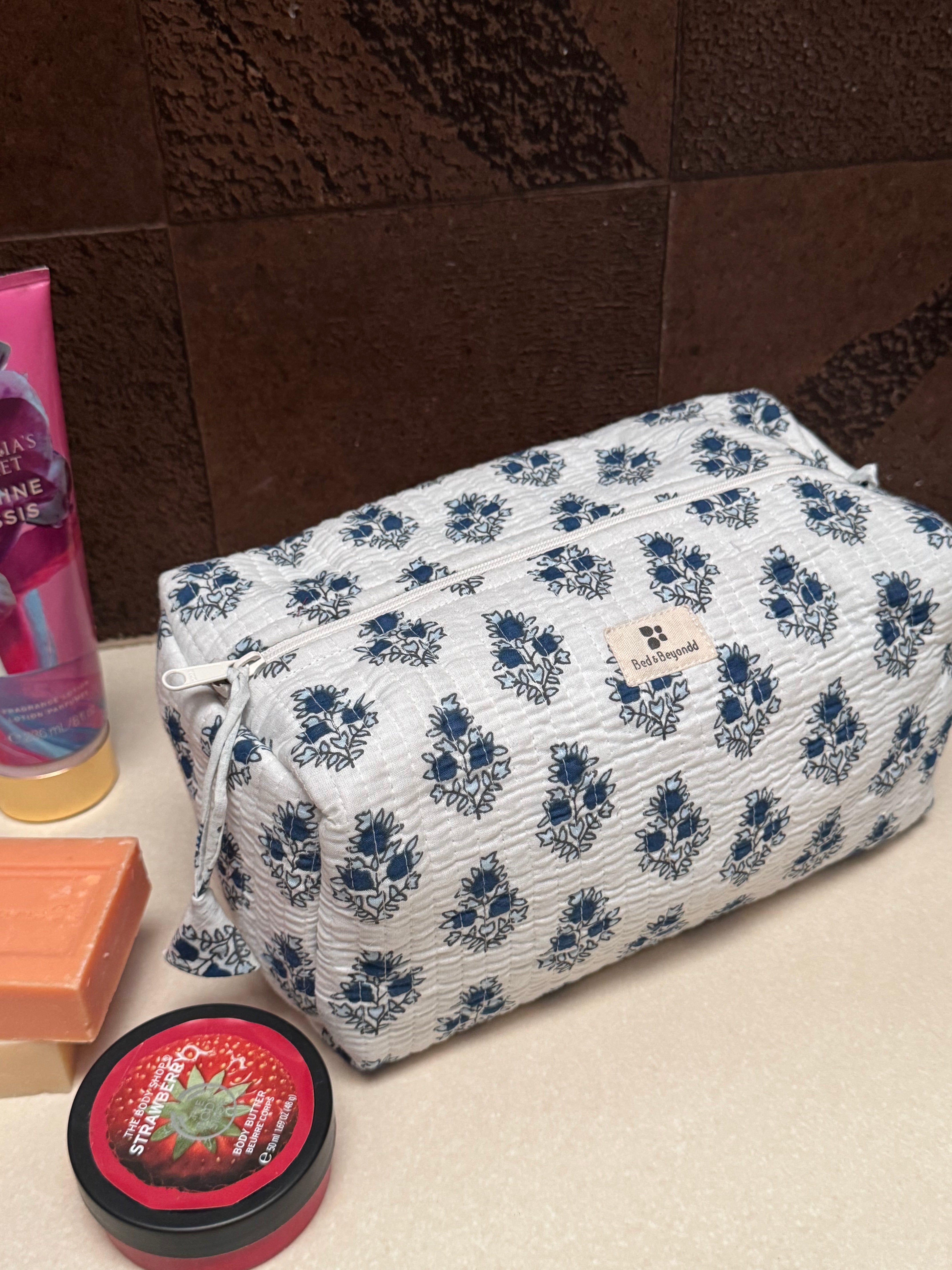 MULTI PURPOSE TOILETRY BAG