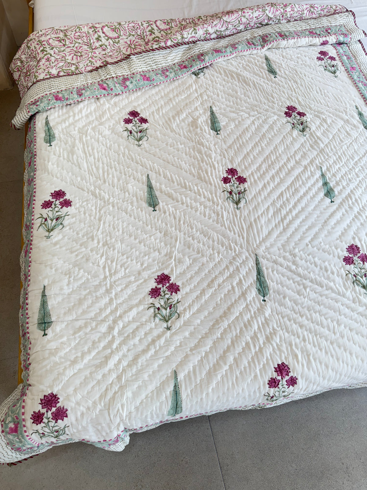 HAND BLOCK PRINTED SINGLE QUILT