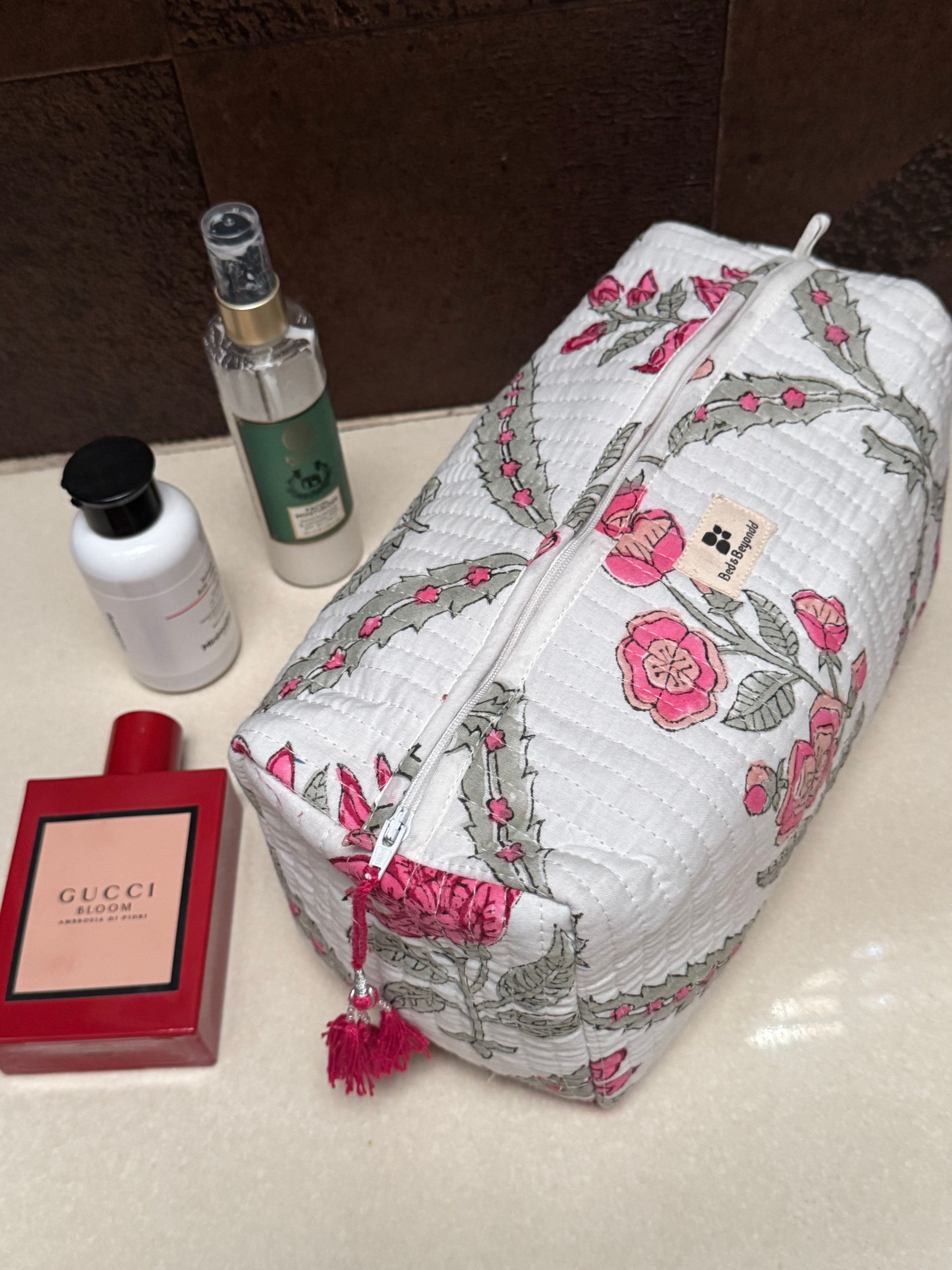 MULTI PURPOSE TOILETRY BAG