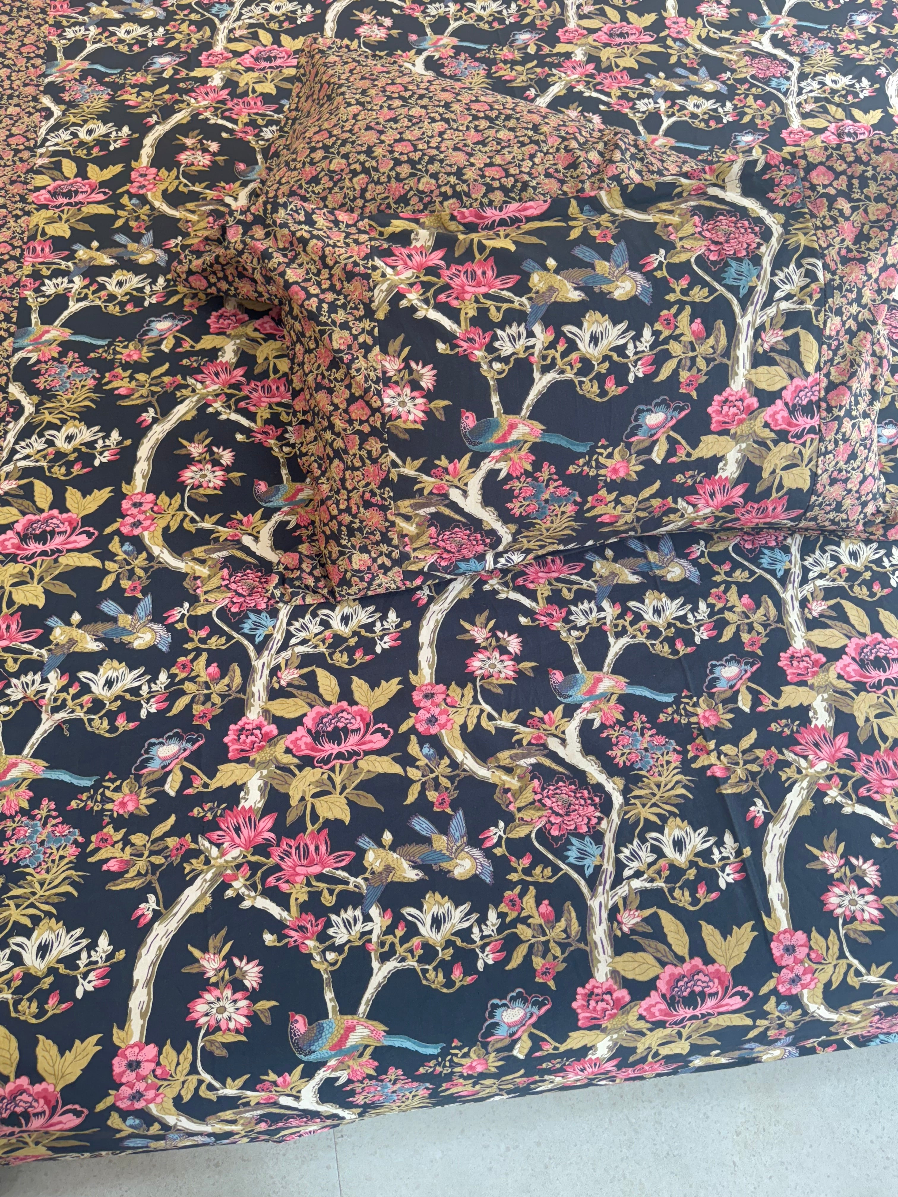 KANAK BEDSHEET WITH TWO PILLOW CASES