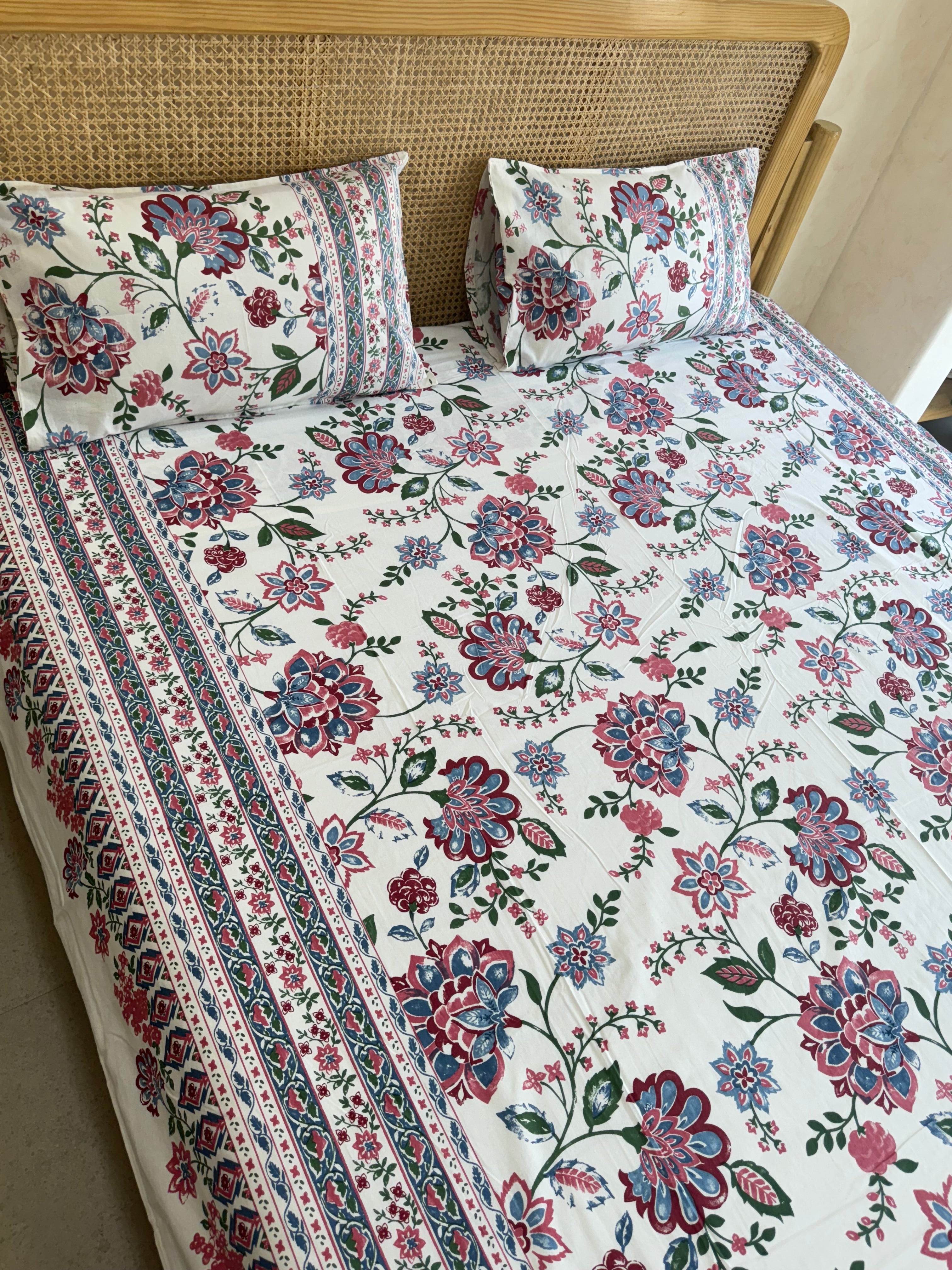 RIWAYAAT BEDSHEET WITH TWO REVERSIBLE PILLOW COVERS