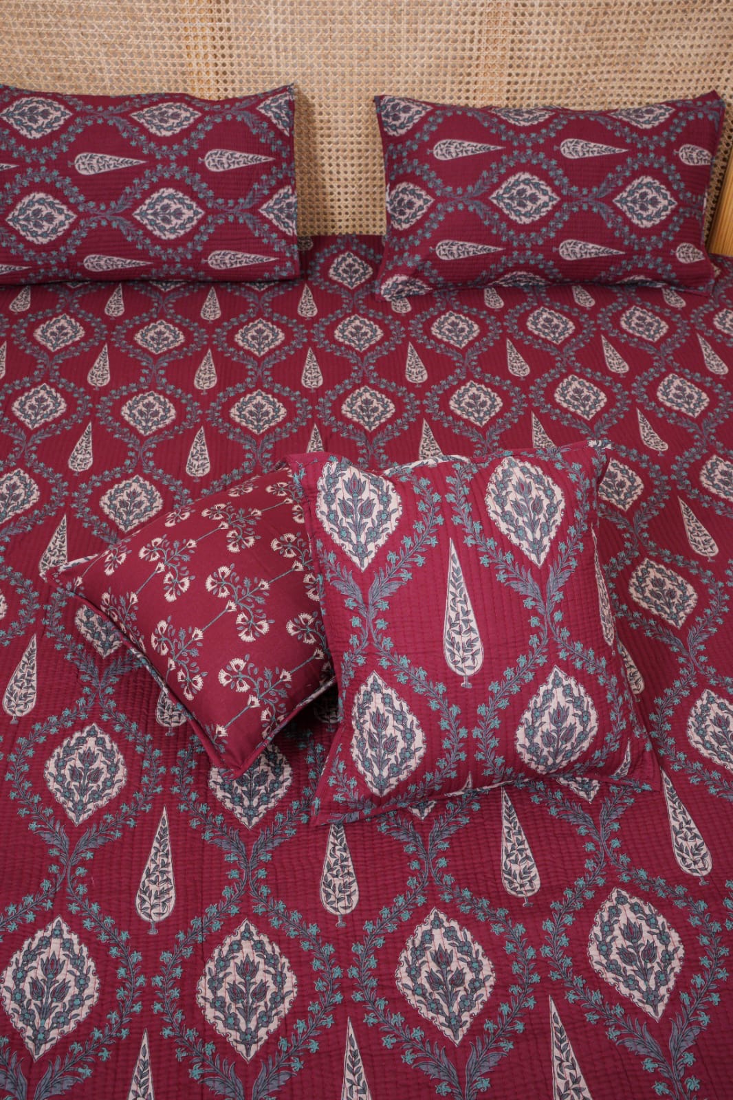 KANAK JAAL QUILTED BEDCOVER SET(5PC) - BEDCOVER + 2 PILLOW CASES + 2 CUSHION COVERS