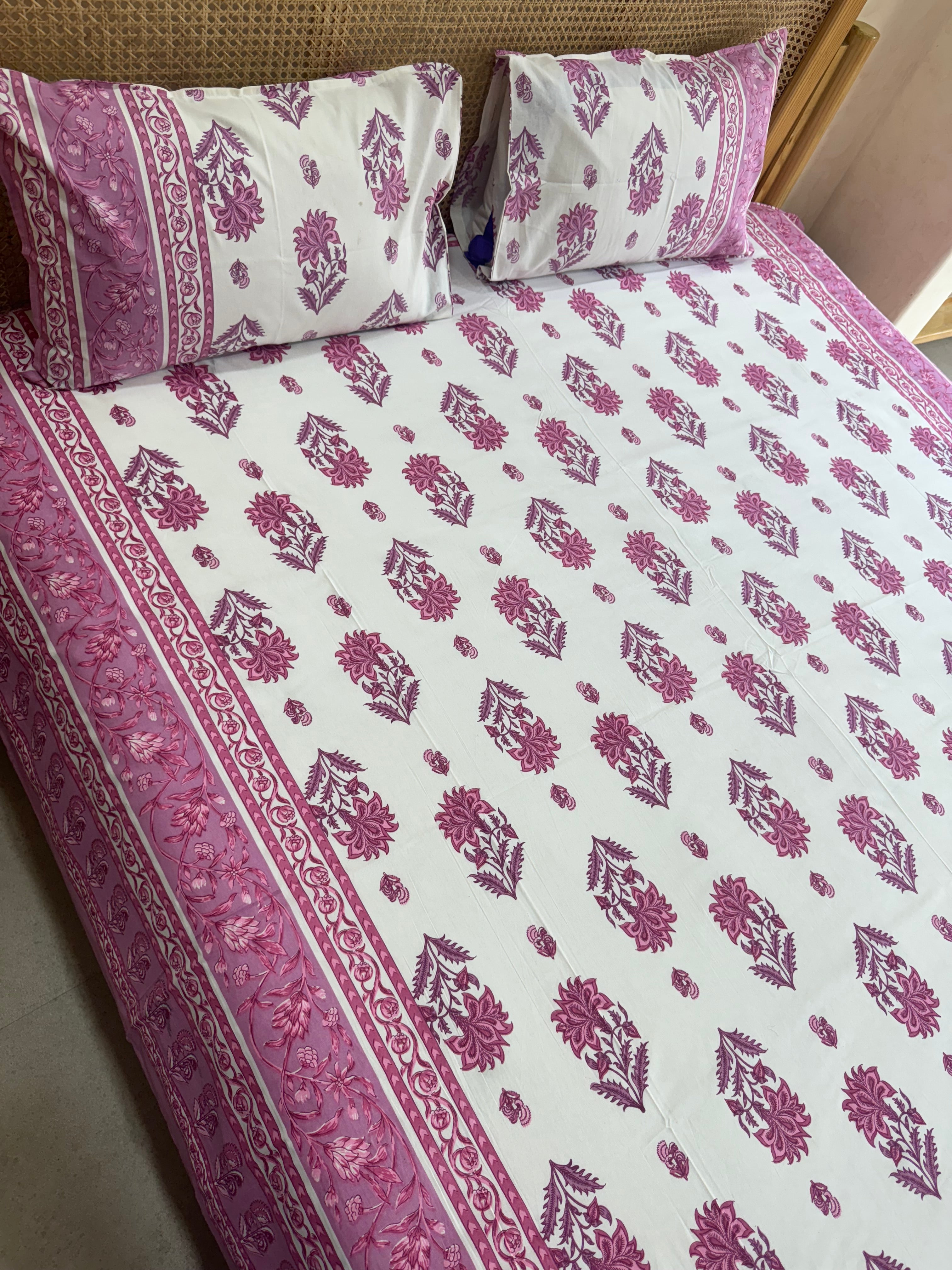 RIWAYAAT BEDSHEET WITH TWO REVERSIBLE PILLOW COVERS