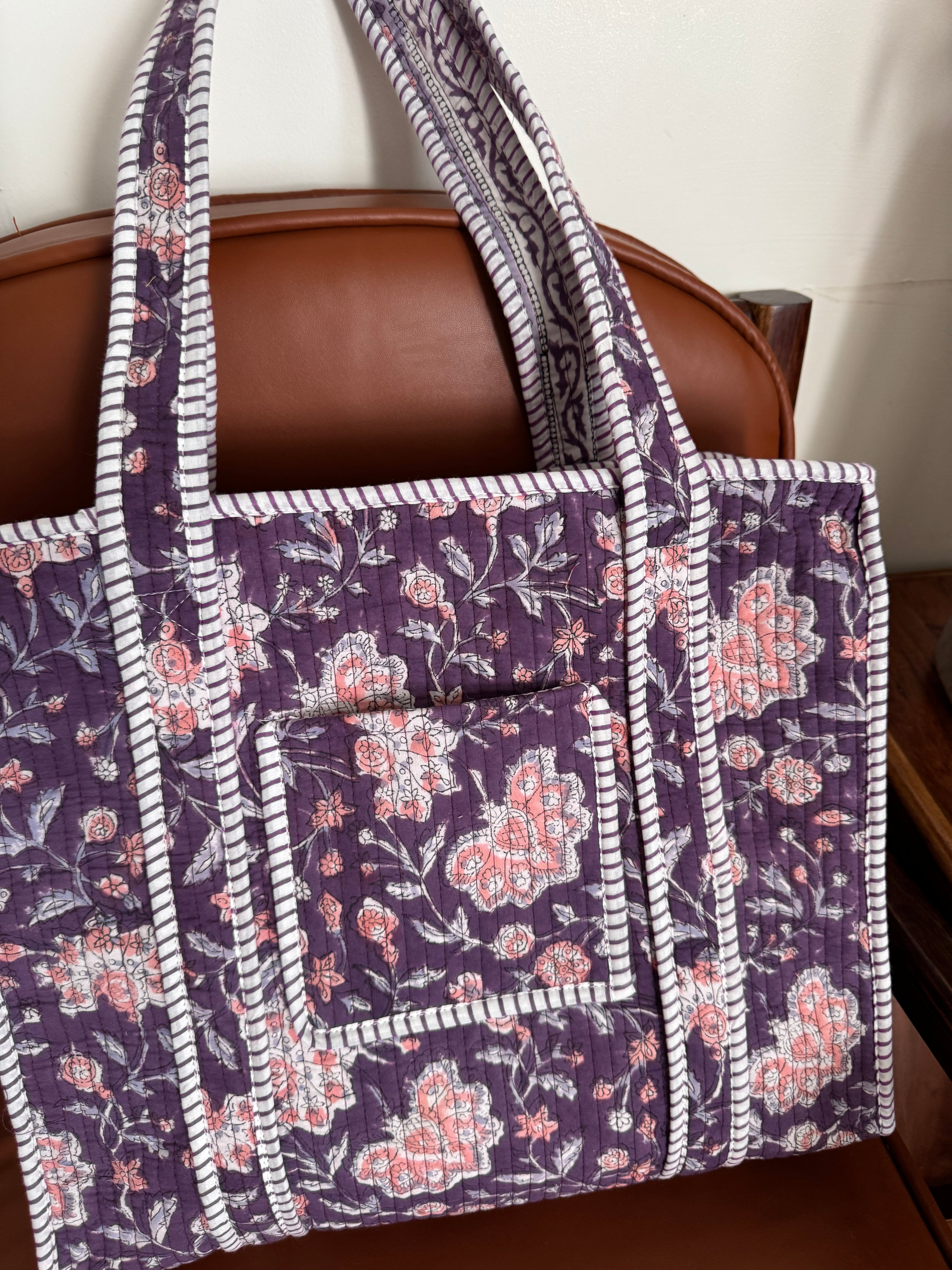 MEDIUM TOTE BAG WITH THREE POCKETS