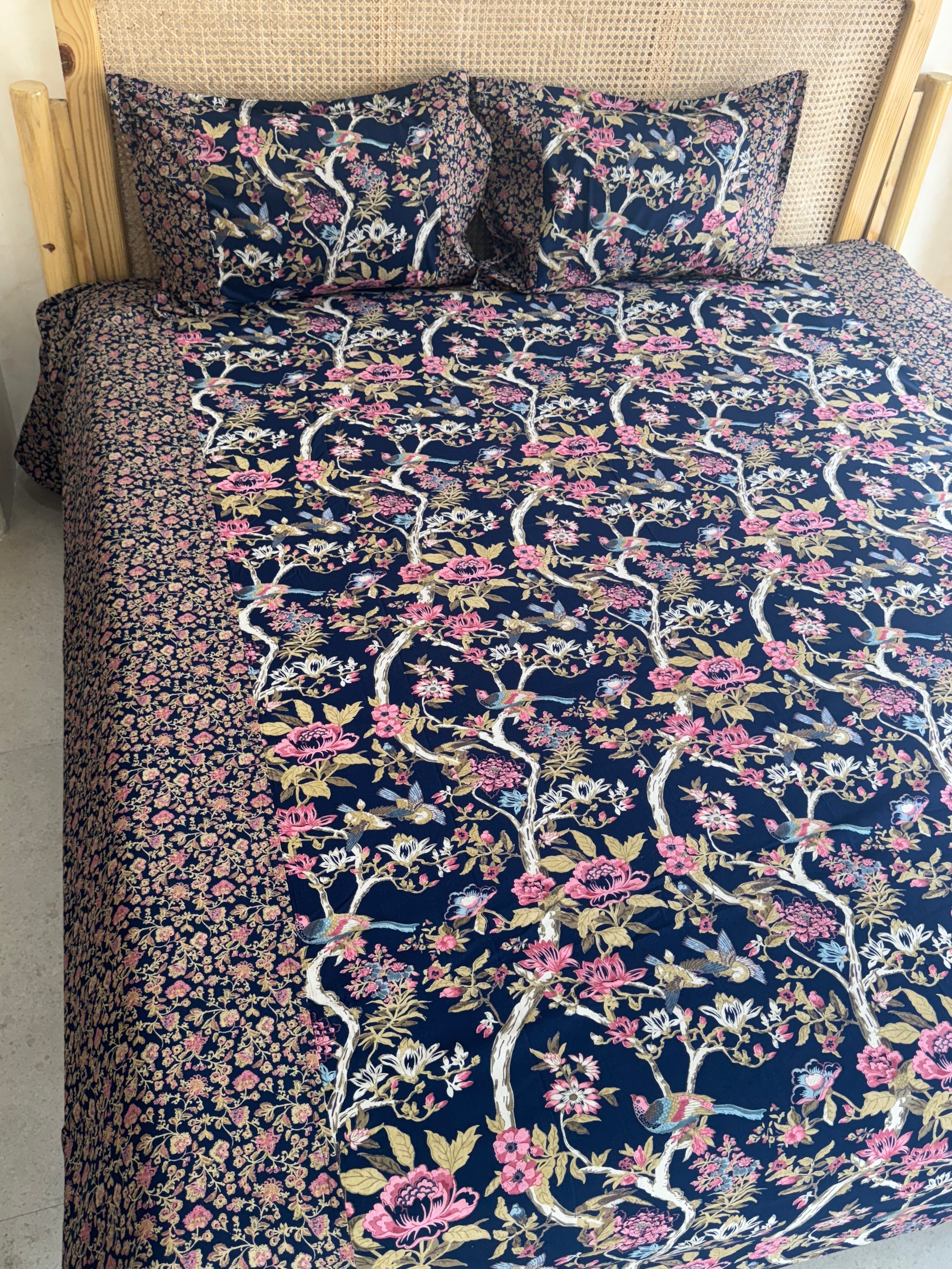KANAK BEDSHEET WITH TWO PILLOW CASES