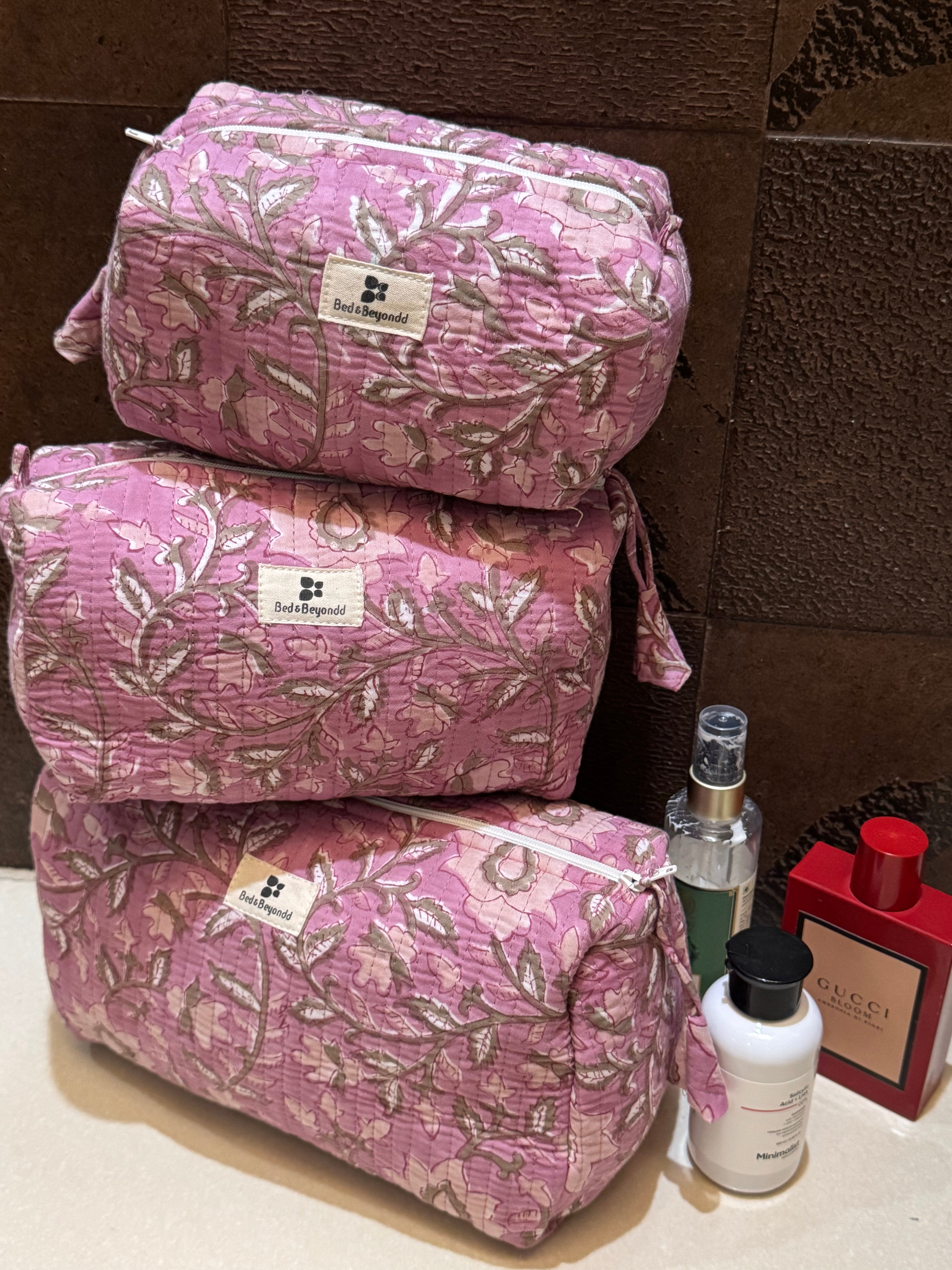 SET OF THREE MULTI PURPOSE TOILETRY BAGS