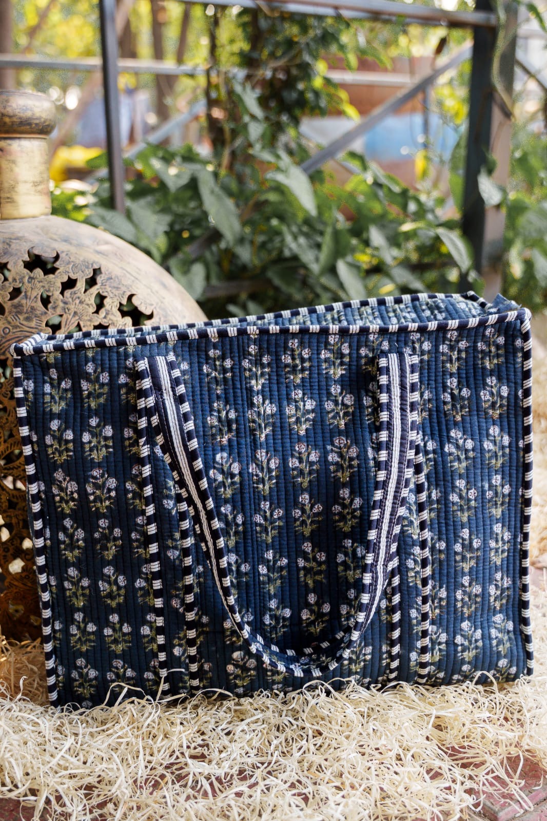 HAND BLOCK PRINTED TOTE BAG WITH ZIP
