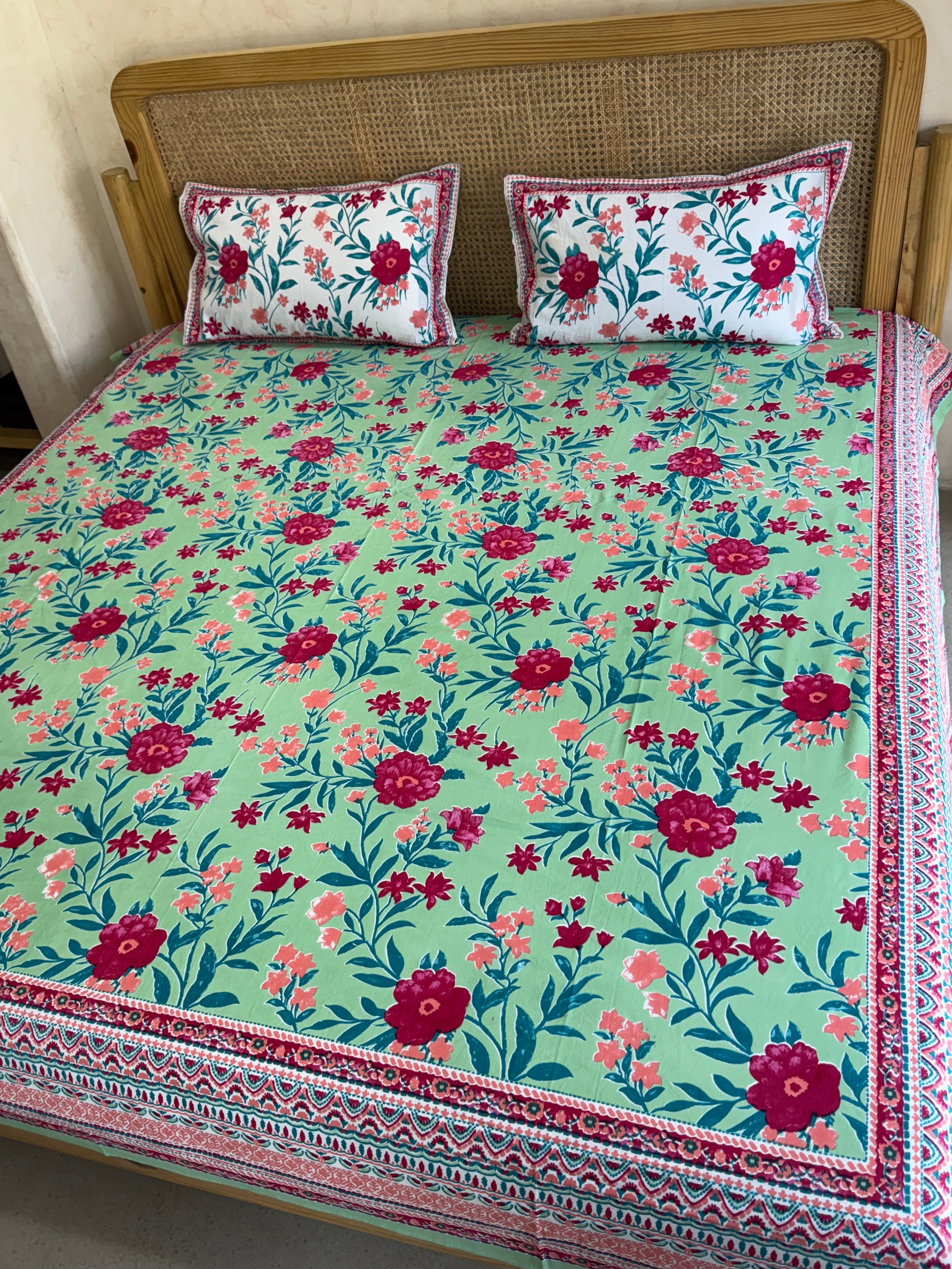 RIWAYAAT BEDSHEET WITH TWO REVERSIBLE PILLOW COVERS