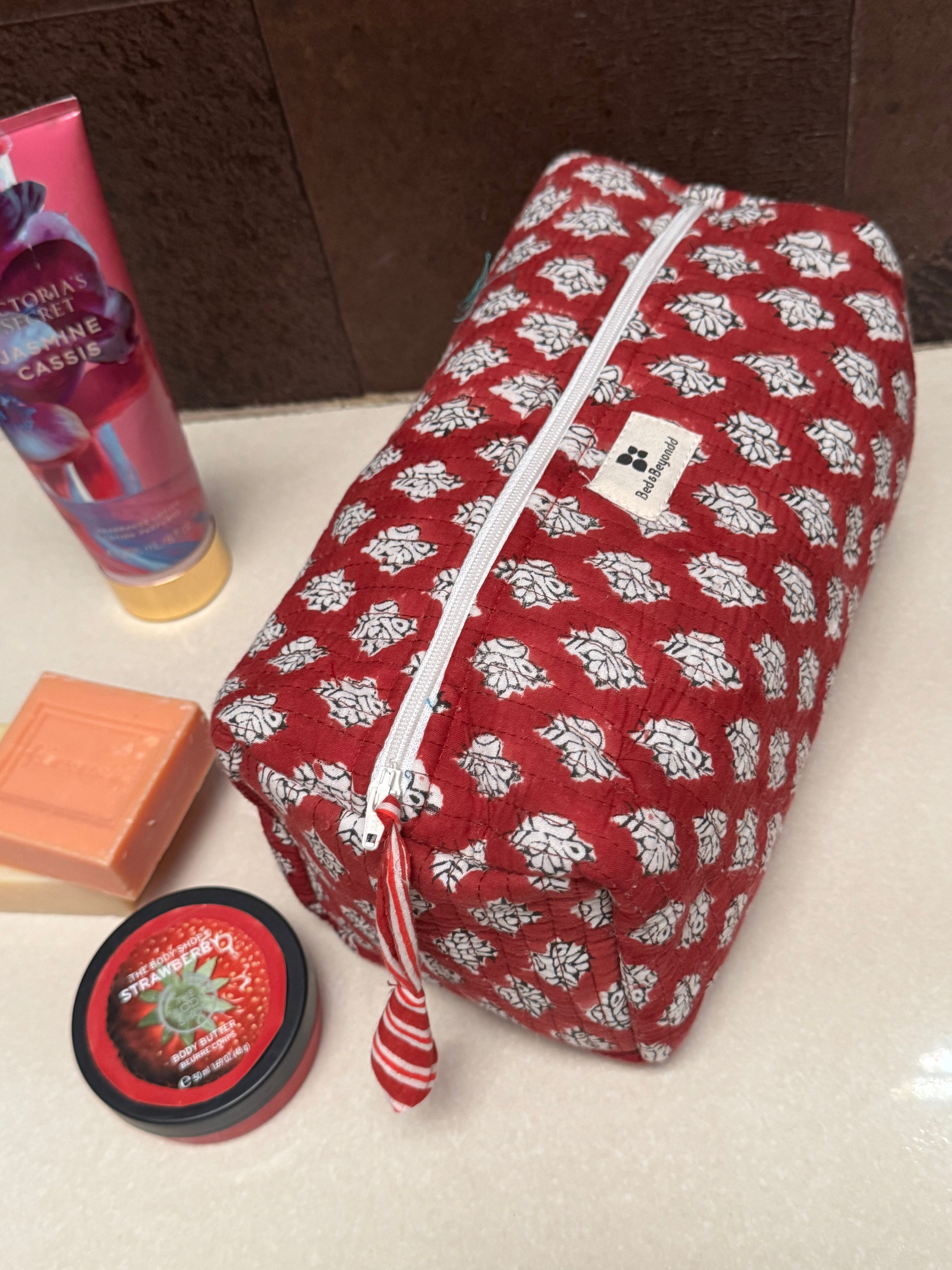 MULTI PURPOSE TOILETRY BAG