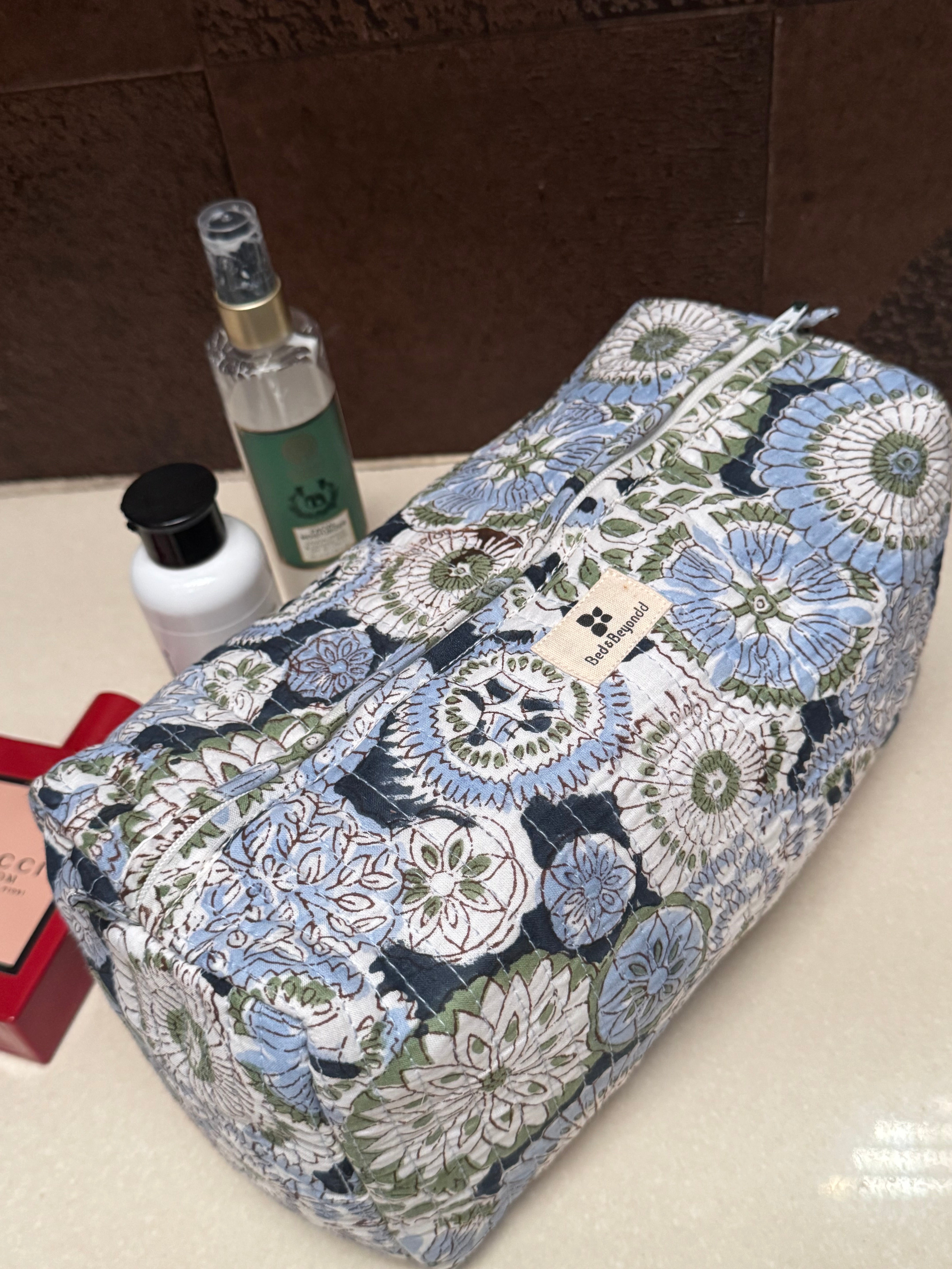 MULTI PURPOSE TOILETRY BAG