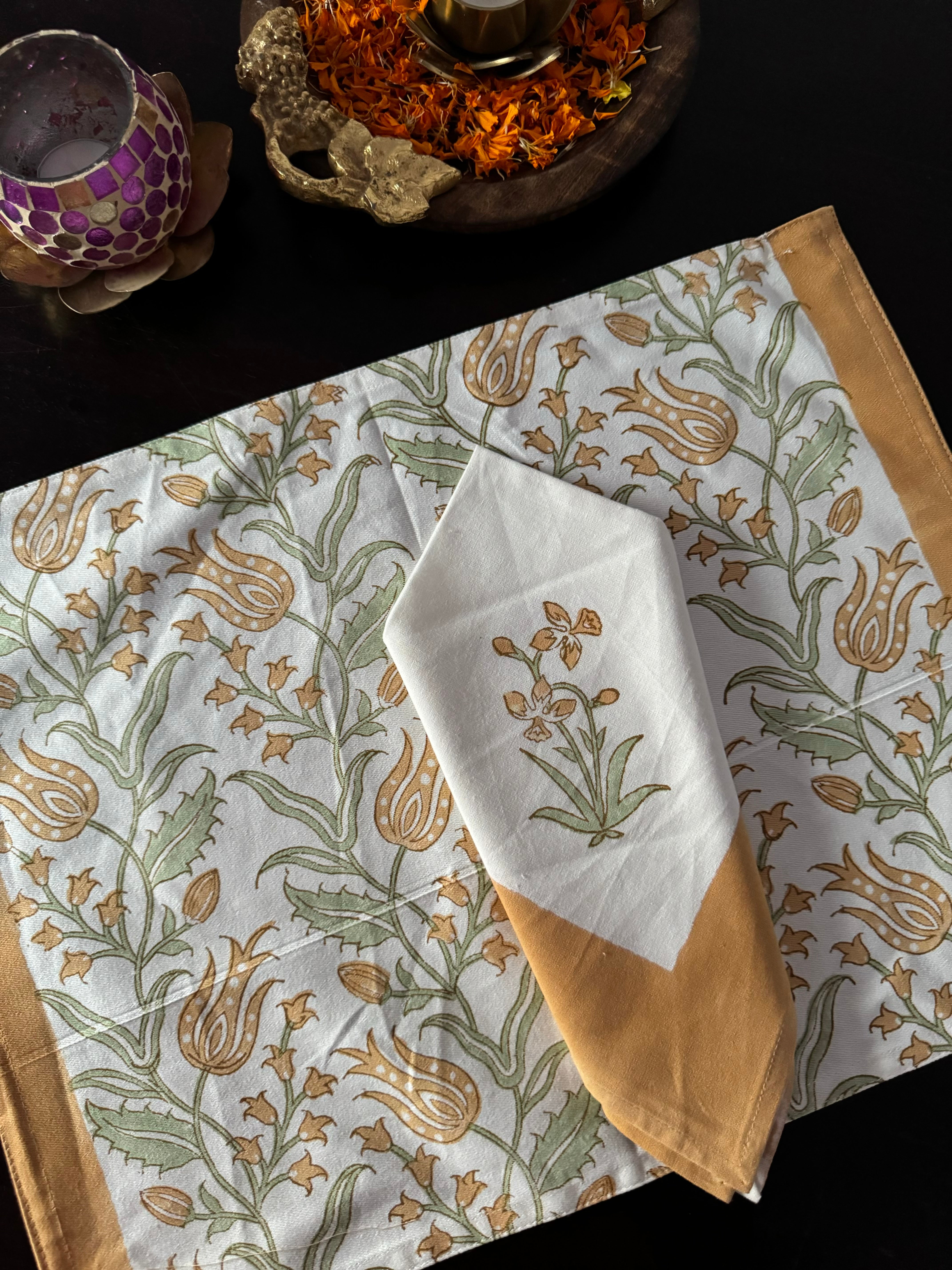 A PAIR HANDBLOCK PRINTED TABLE MAT AND NAPKIN SET