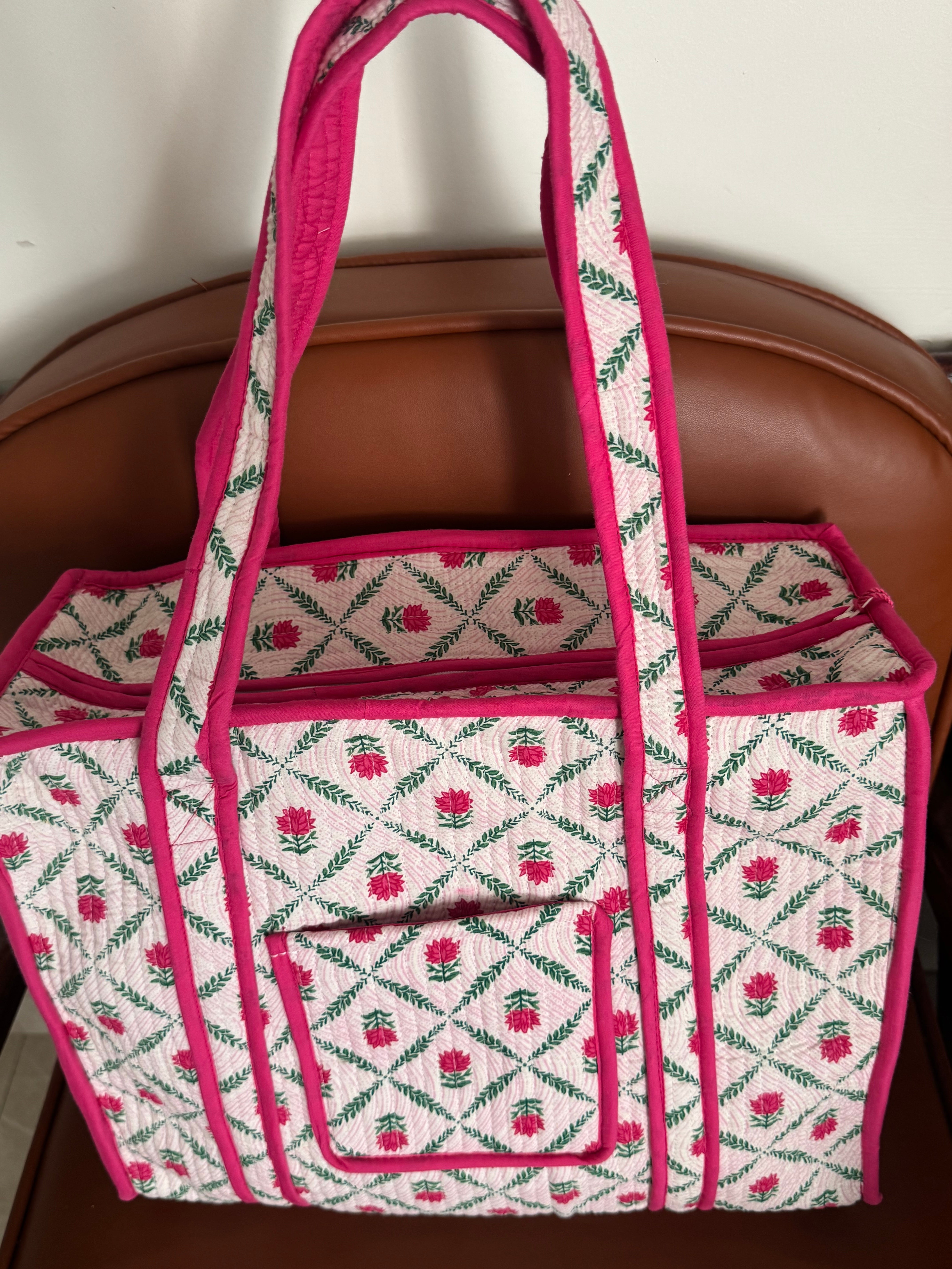 MEDIUM TOTE BAG WITH THREE POCKETS
