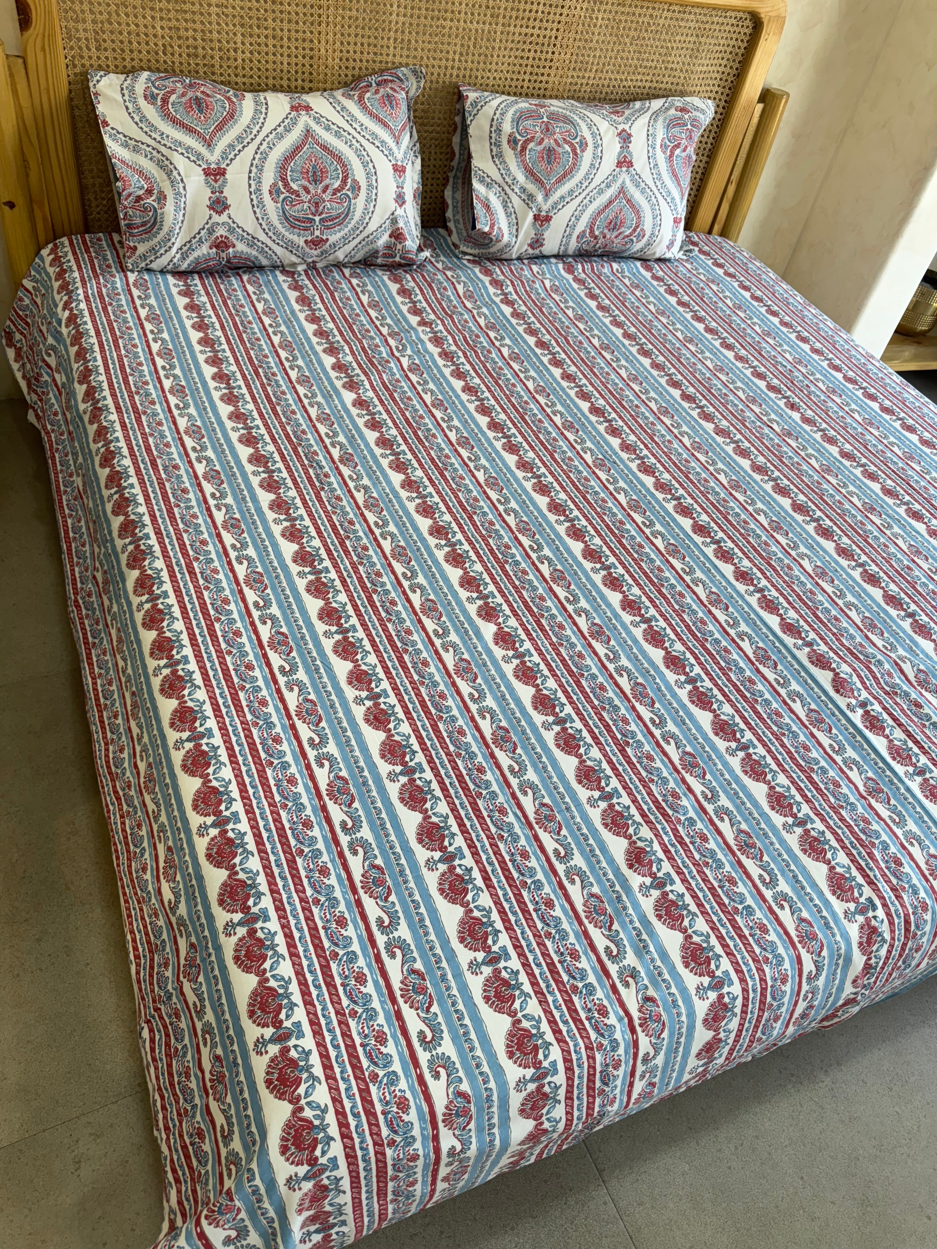 SHALIMAR BEDSHEET WITH TWO REVERSIBLE PILLOW COVERS