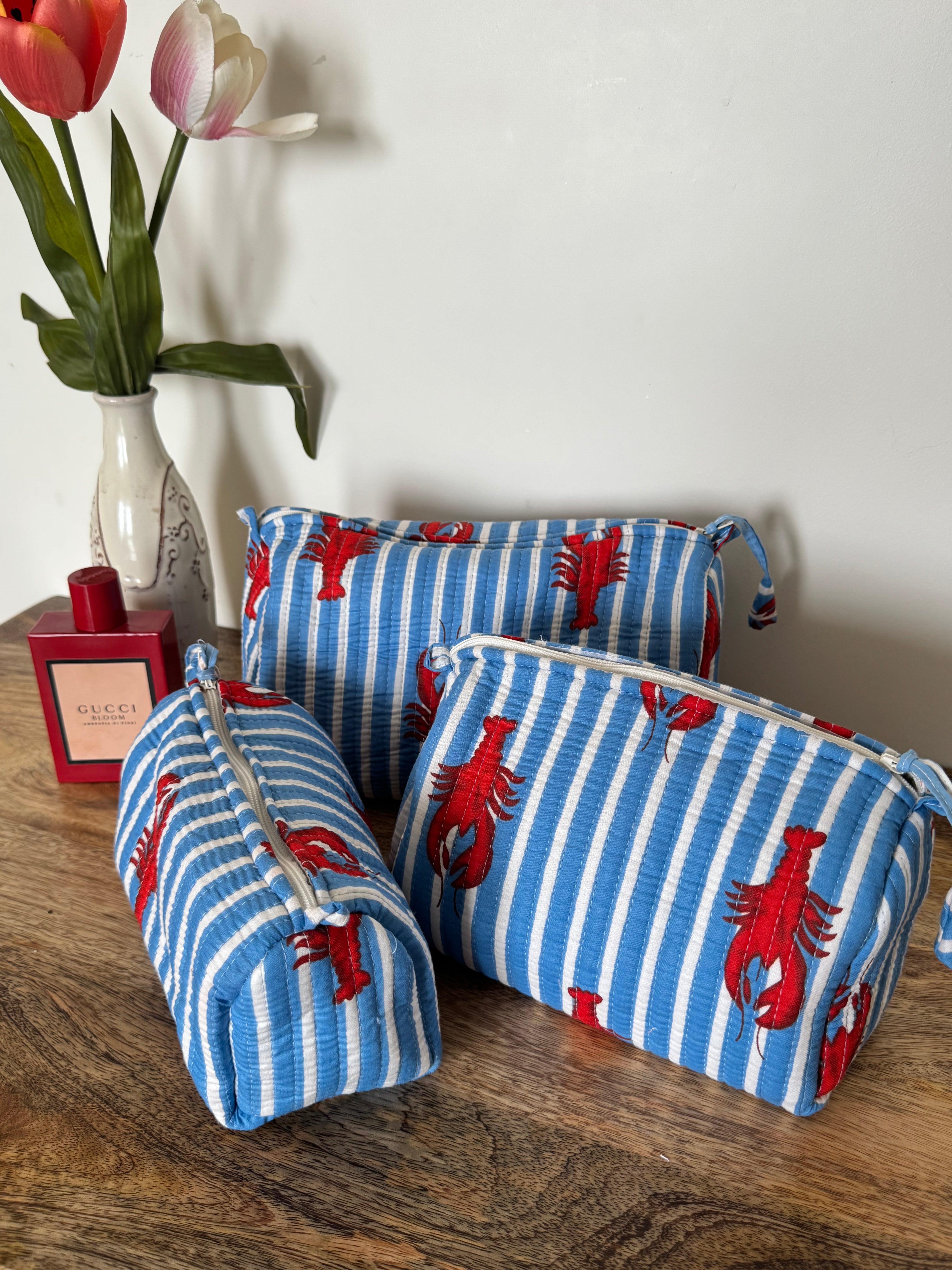 SET OF THREE MULTI PURPOSE TOILETRY BAGS