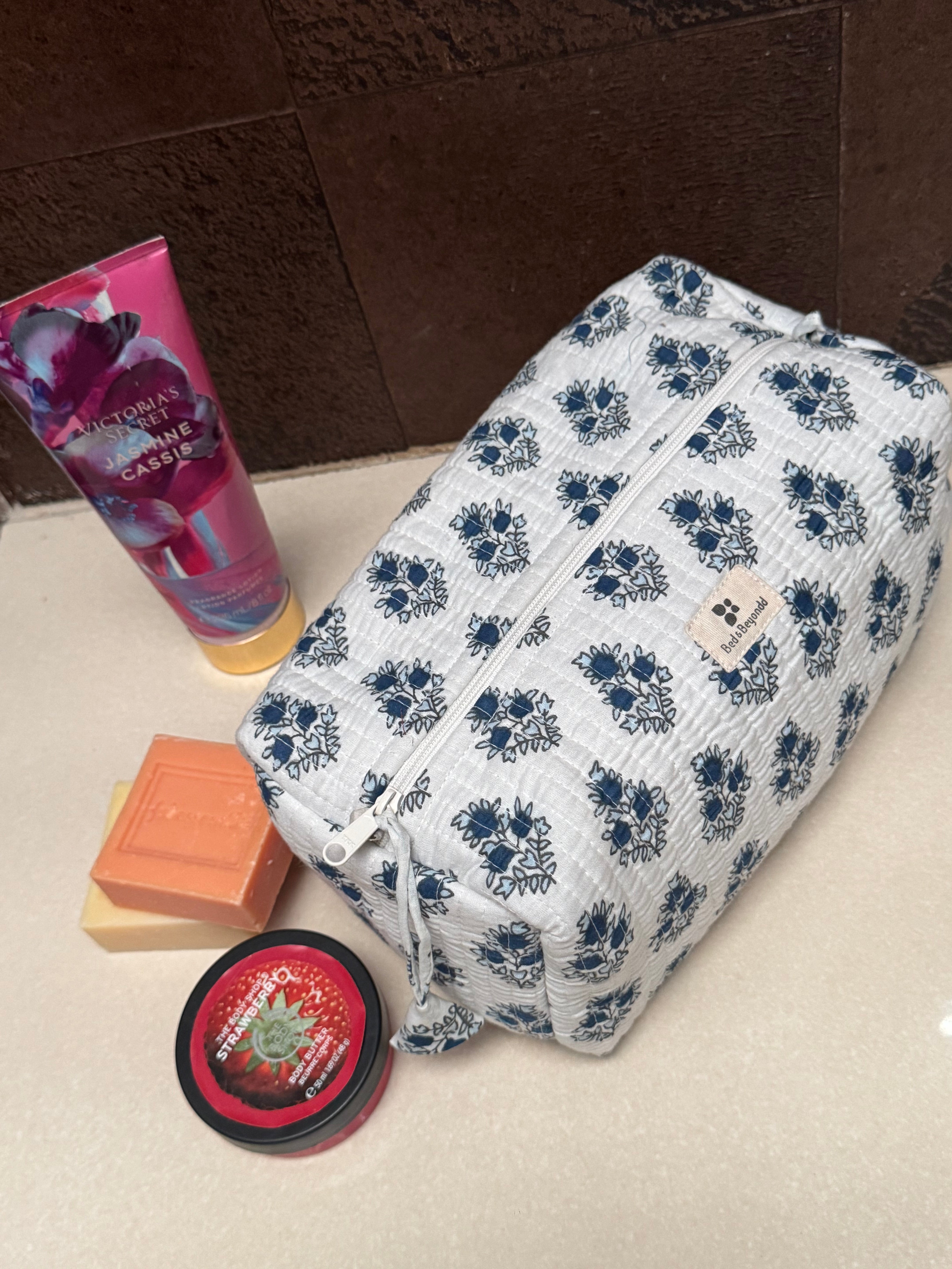 MULTI PURPOSE TOILETRY BAG