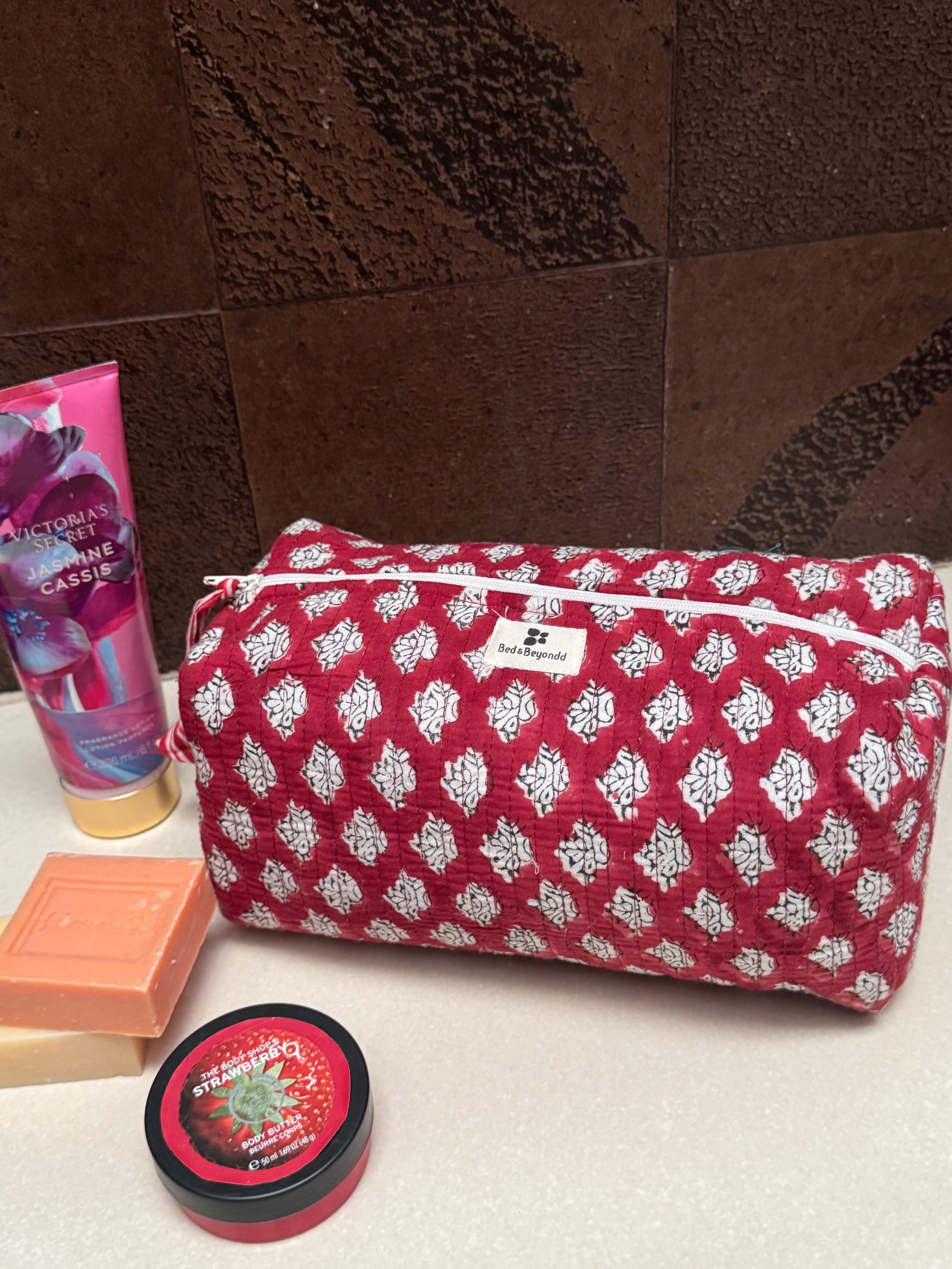 MULTI PURPOSE TOILETRY BAG