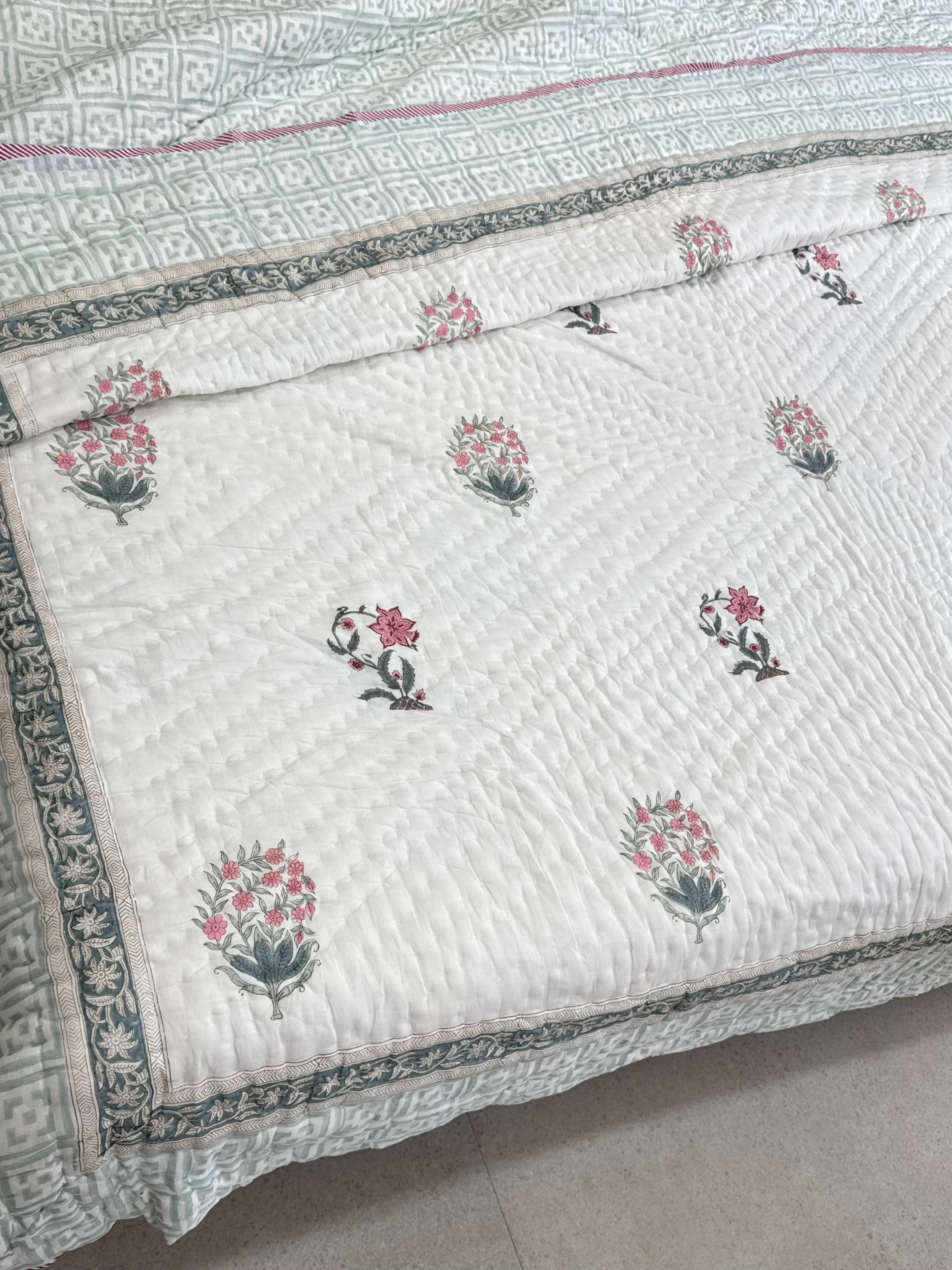 HAND BLOCK PRINTED REVERSIBLE MULMUL DOUBLE BED QUILT