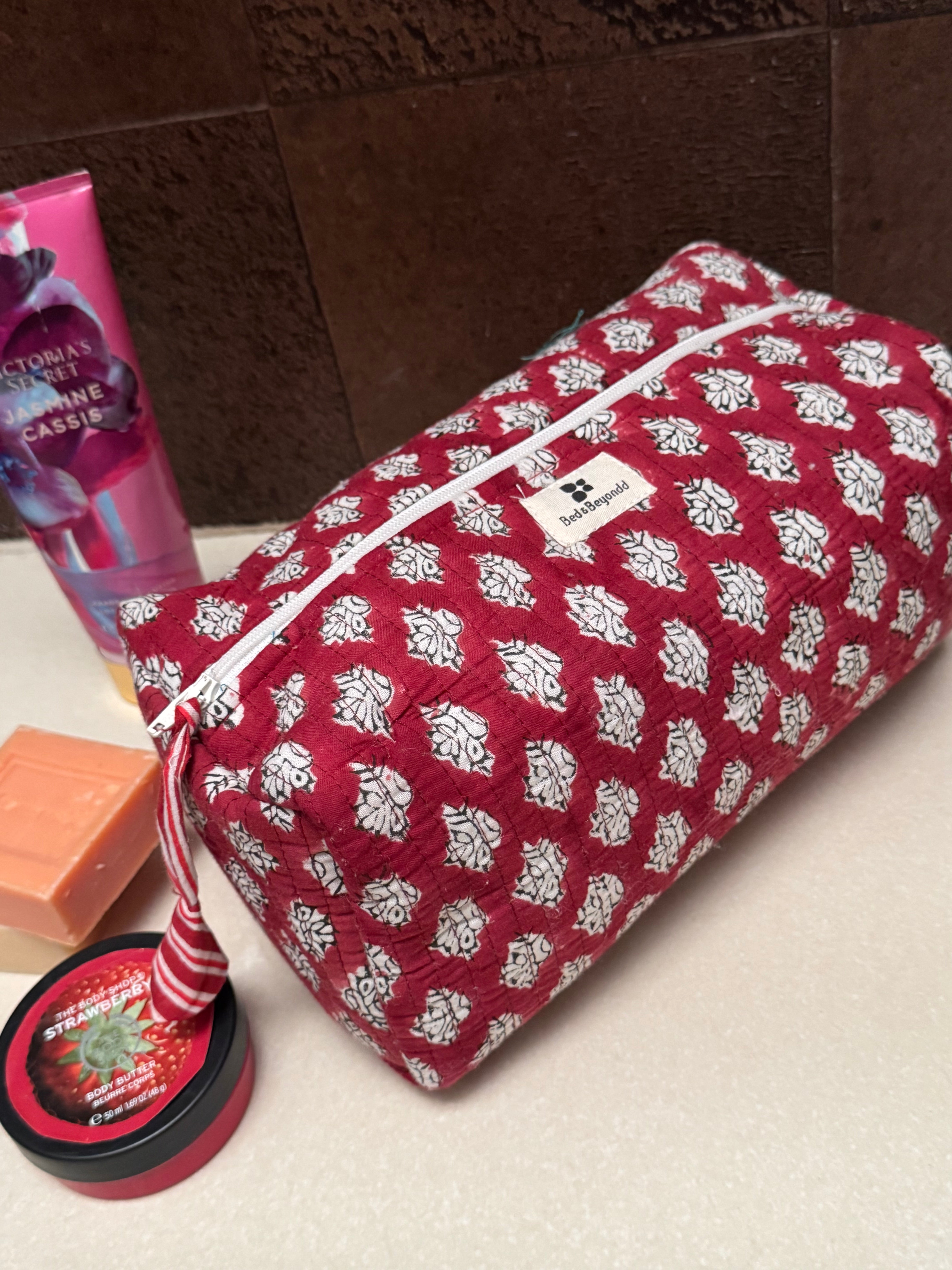 MULTI PURPOSE TOILETRY BAG