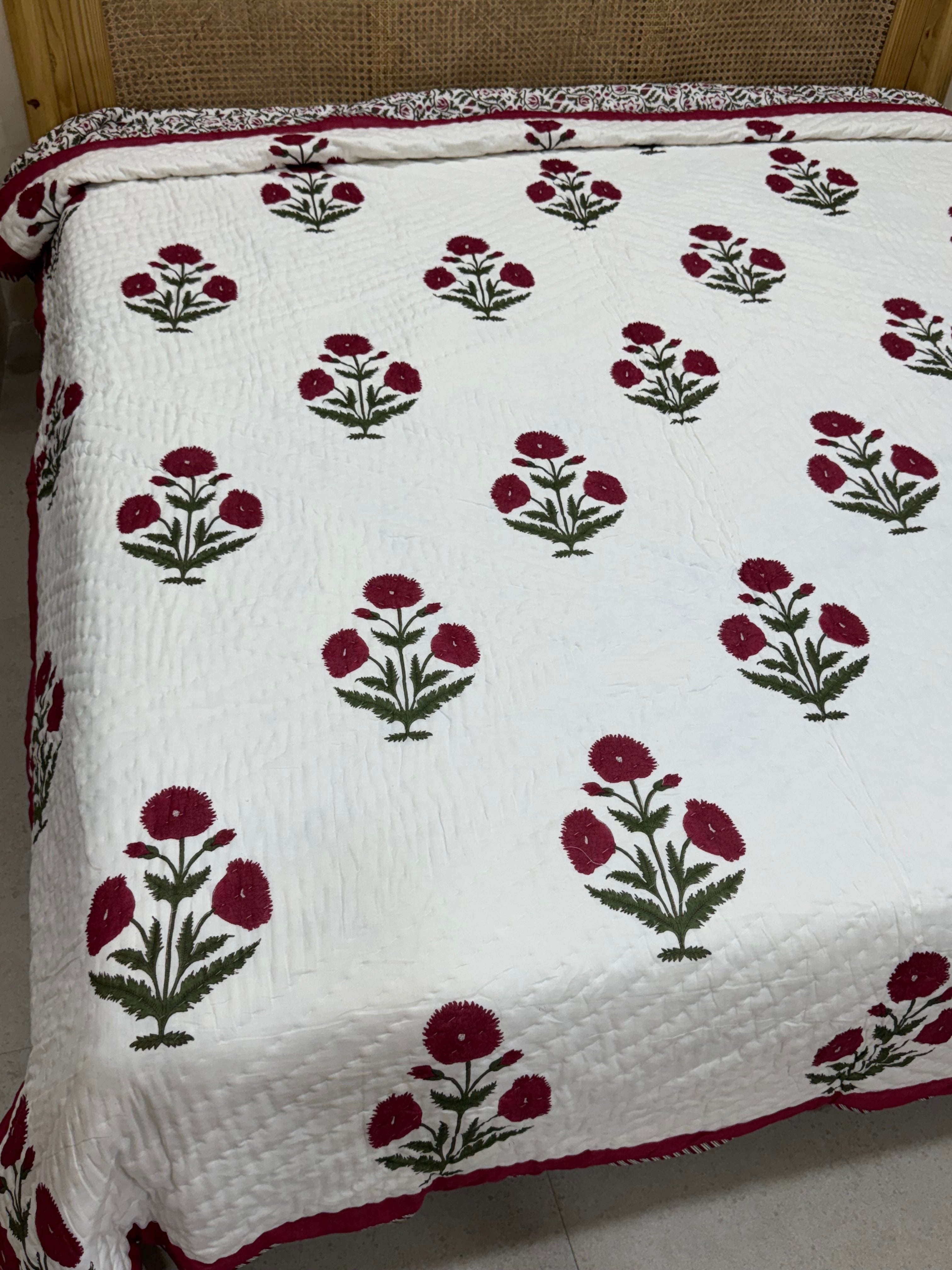 RED POPPY HAND BLOCK PRINTED REVERSIBLE MULMUL DOUBLE BED QUILT