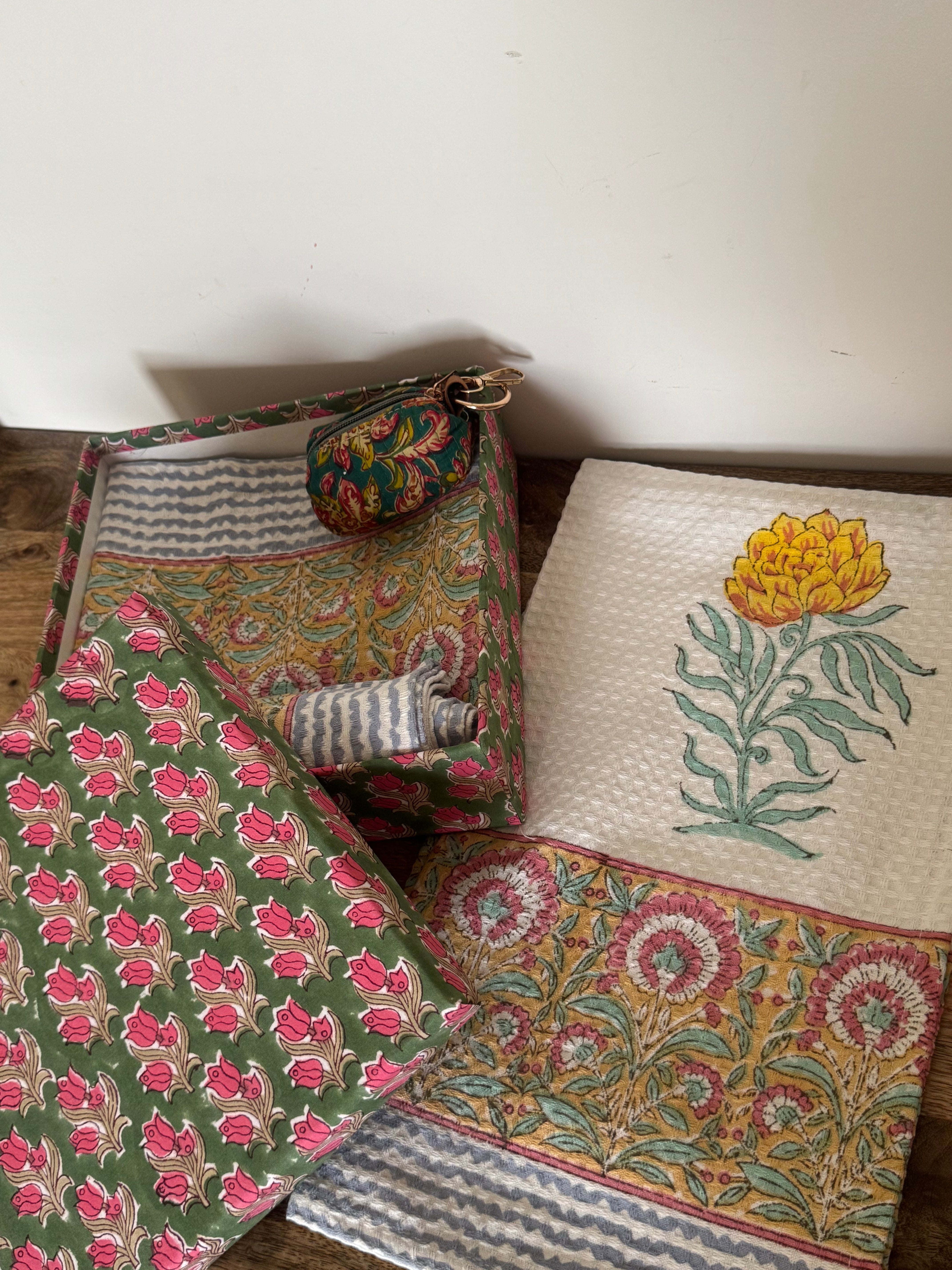 HANDBLOCK PRINTED GIFT BOX - BATH LINEN