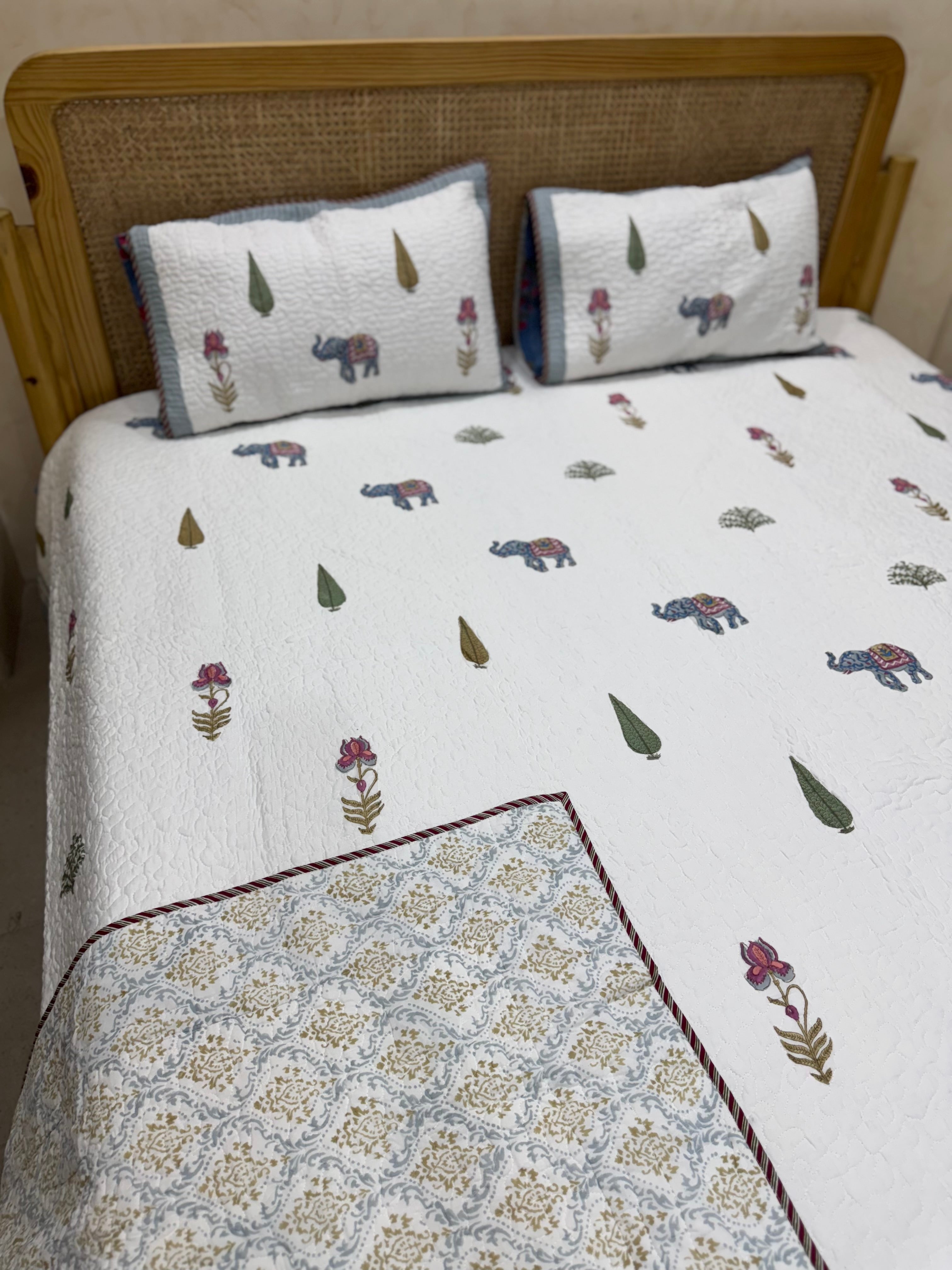 HANDBLOCK PRINTED REVERSIBLE QUILTED BEDCOVER 108*108