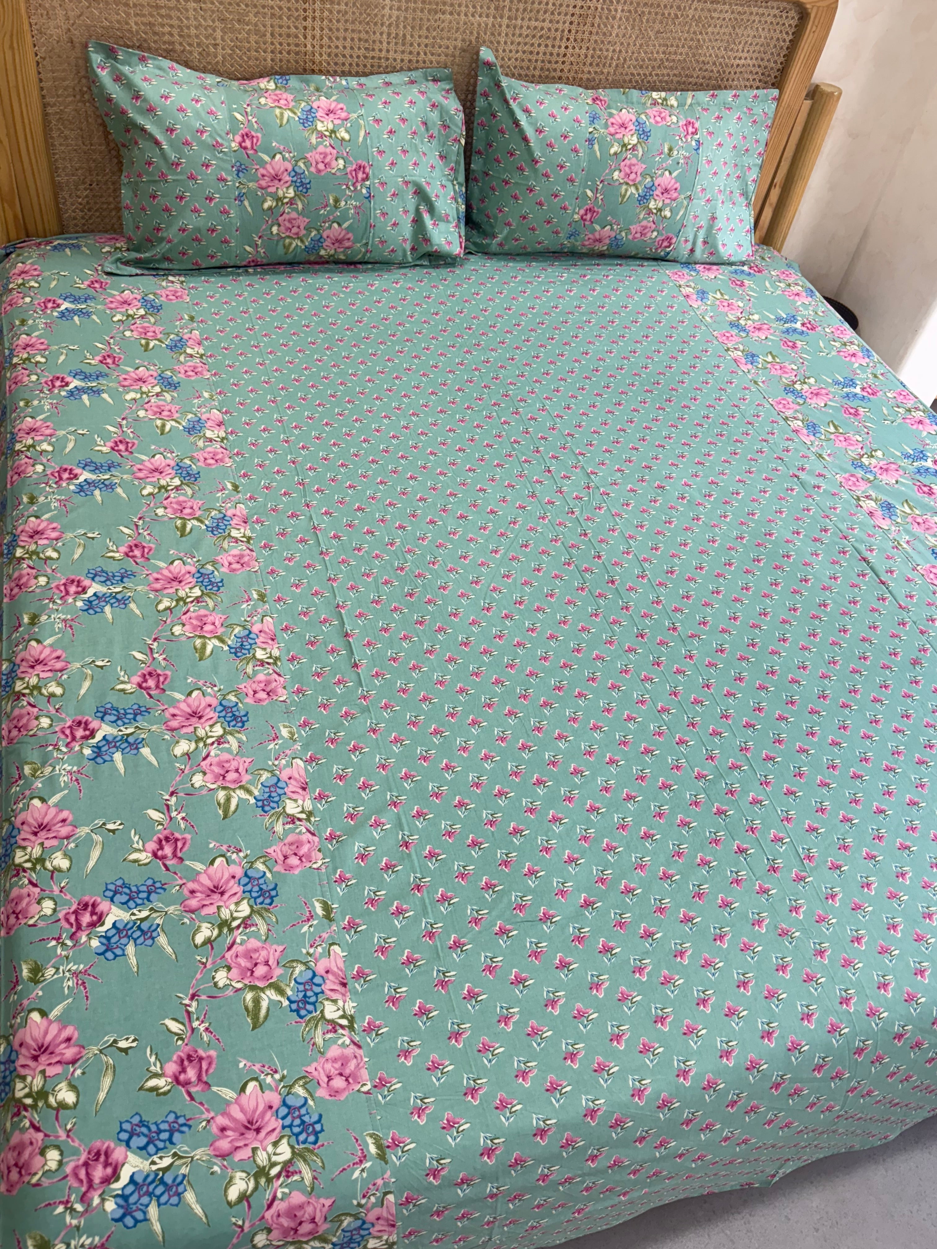 KANAK BEDSHEET WITH TWO PILLOW CASES