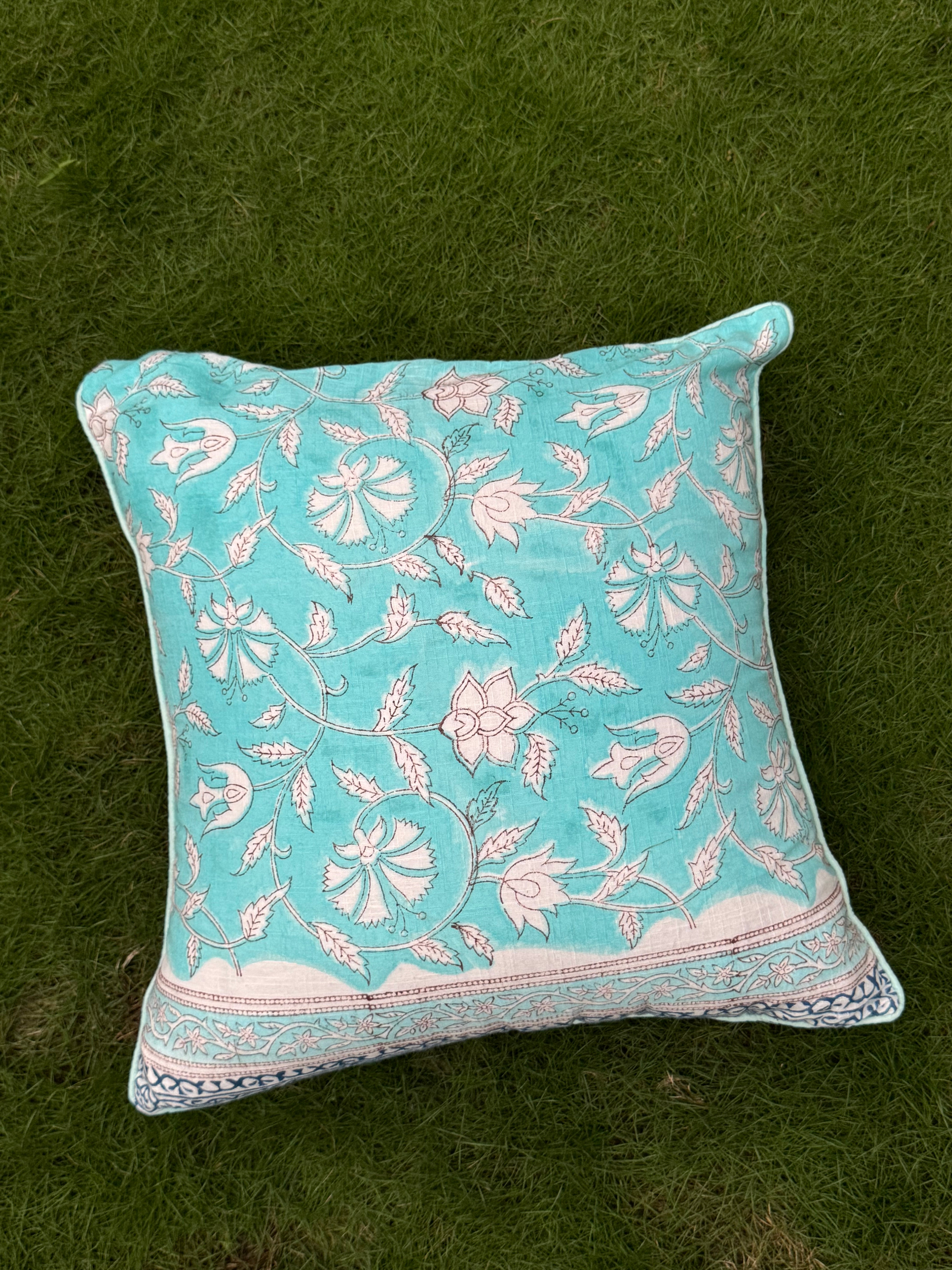 A PAIR OF HANDBLOCK PRINTED 16*16 INCHES CUSHION COVER