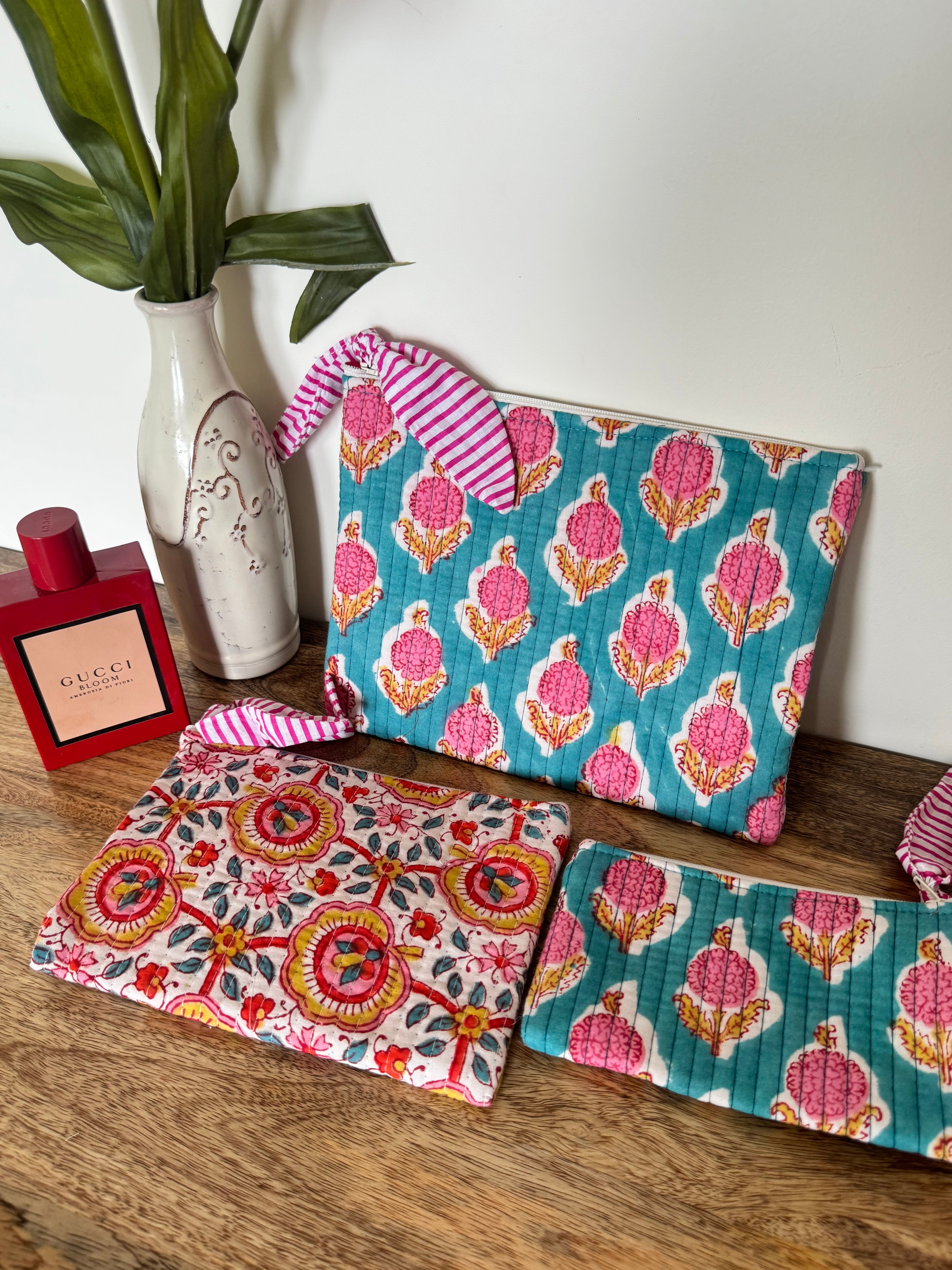 FLAT POUCH - SET OF THREE
