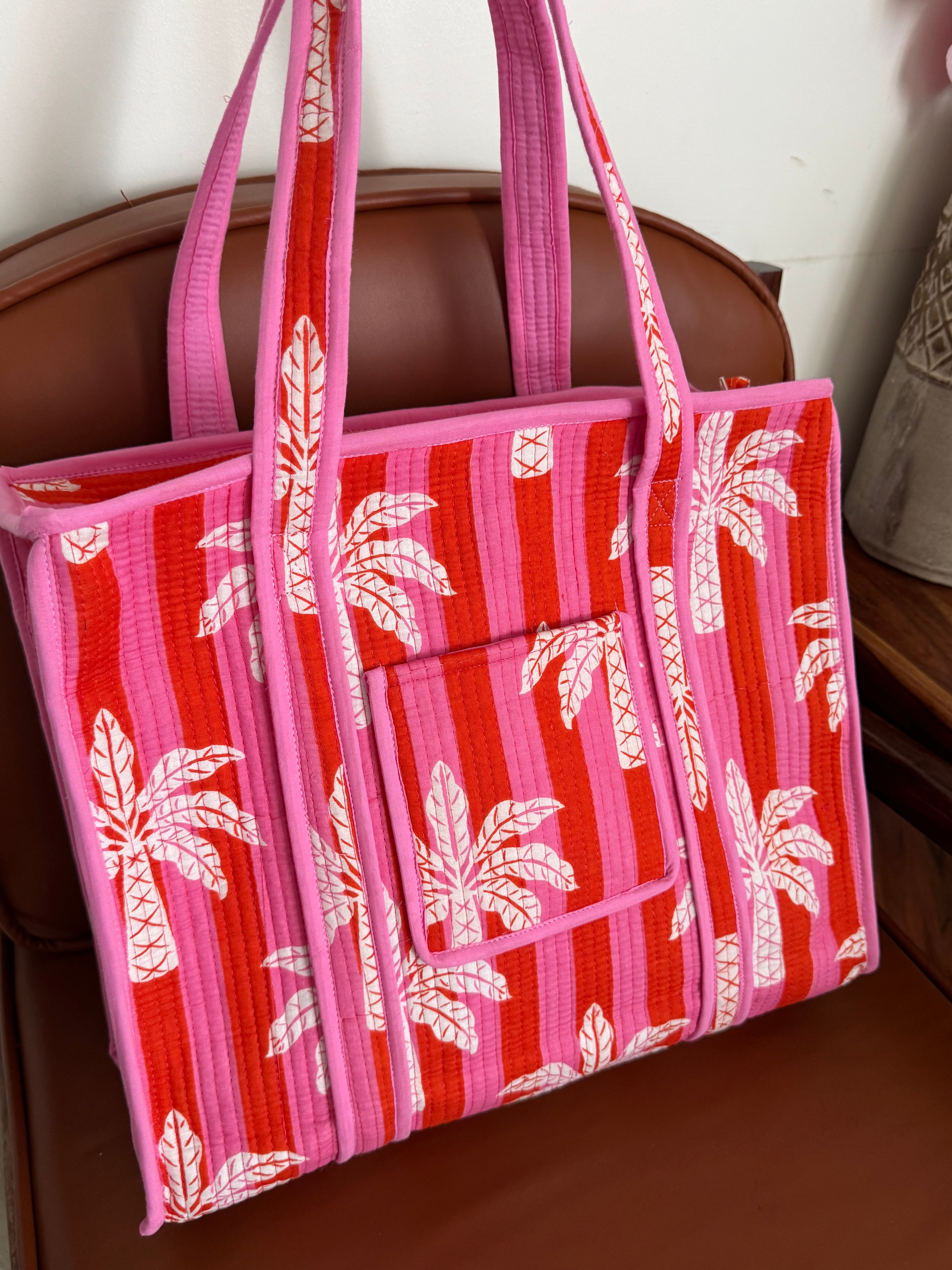 MEDIUM TOTE BAG WITH THREE POCKETS