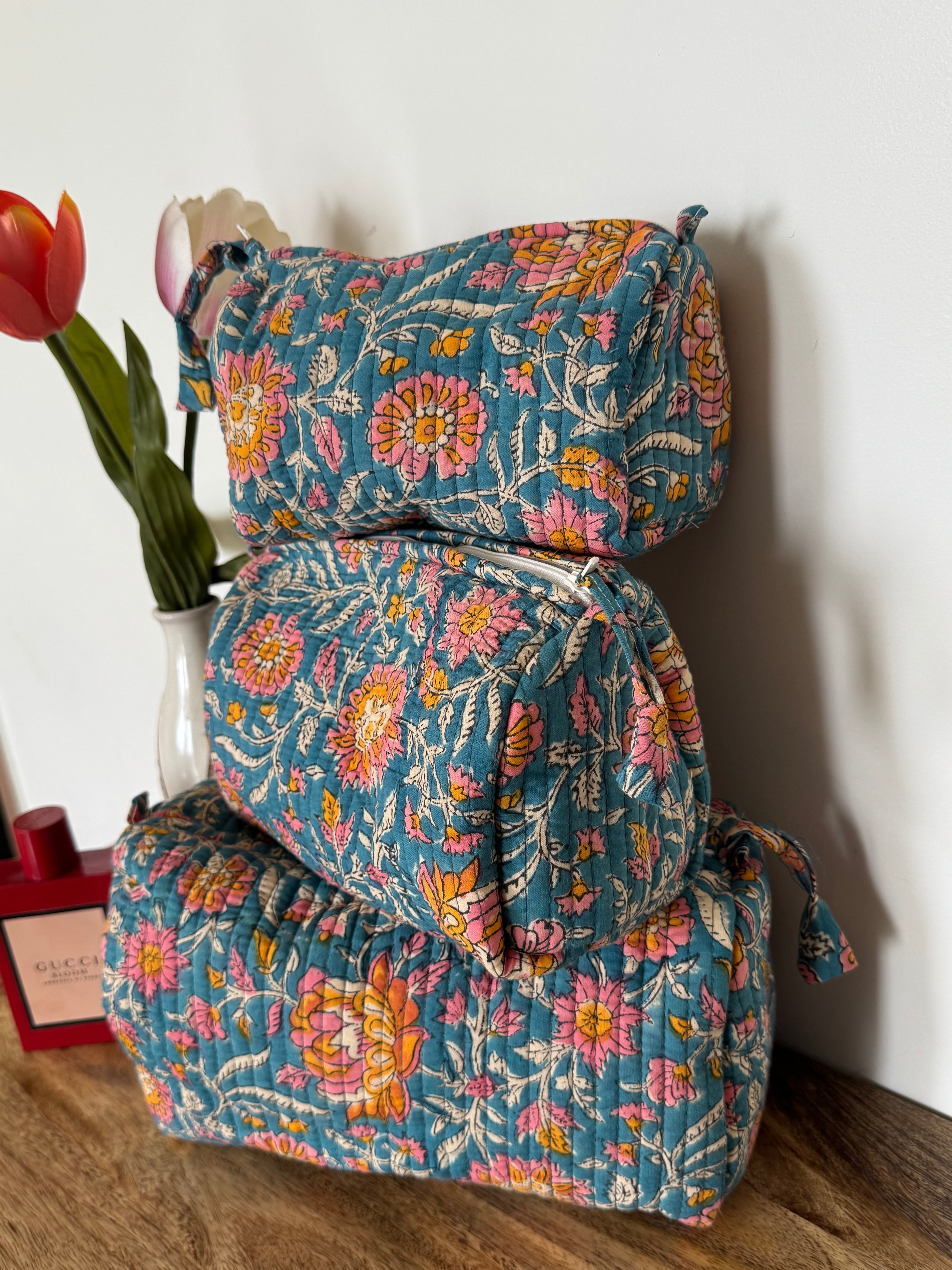 SET OF THREE MULTI PURPOSE TOILETRY BAGS