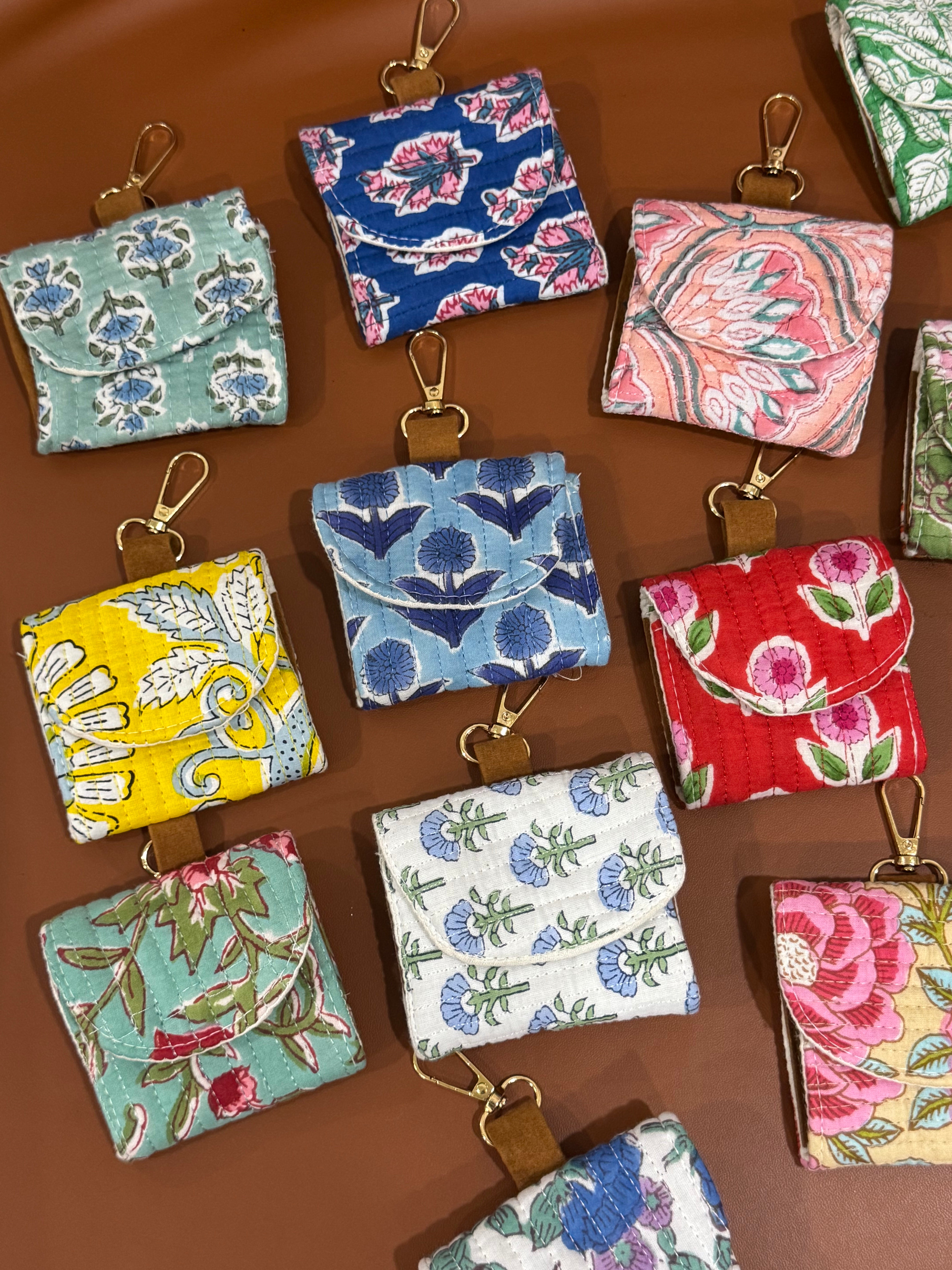 COIN POUCH KEYCHAIN WITH BUTTON
