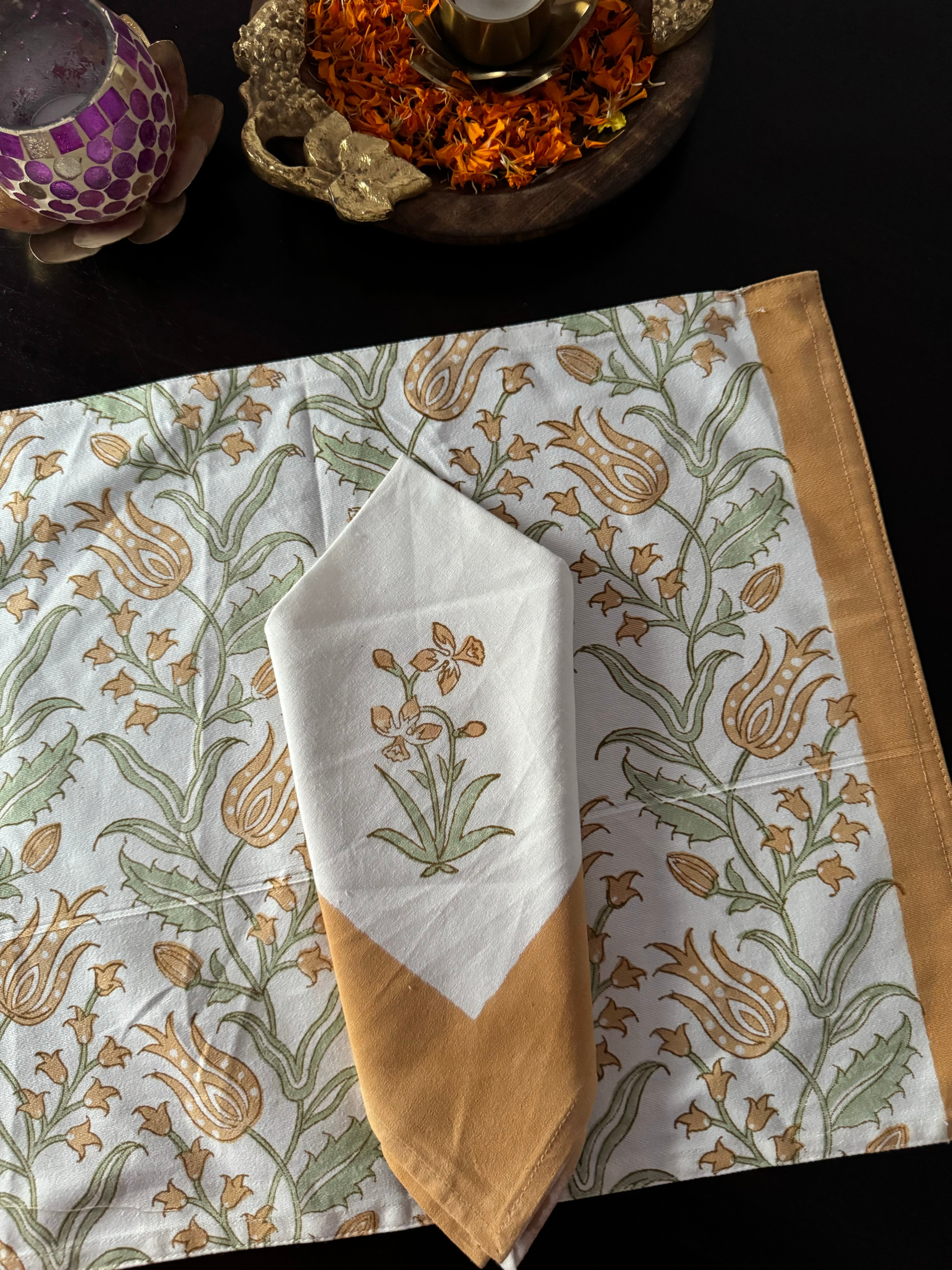 A PAIR HANDBLOCK PRINTED TABLE MAT AND NAPKIN SET