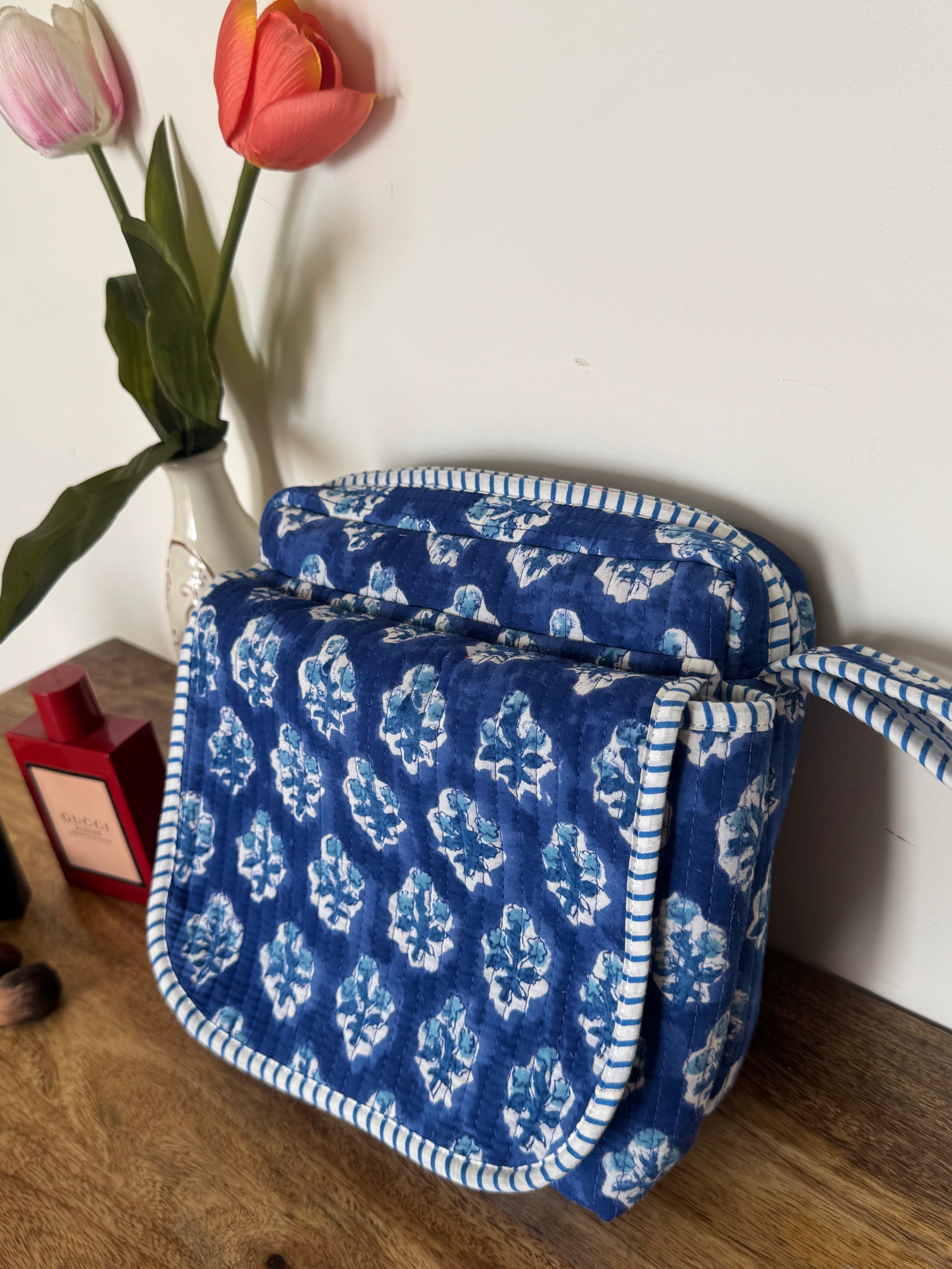 MAKEUP-ON-THE-GO/ DIAPER CHANGING BAG