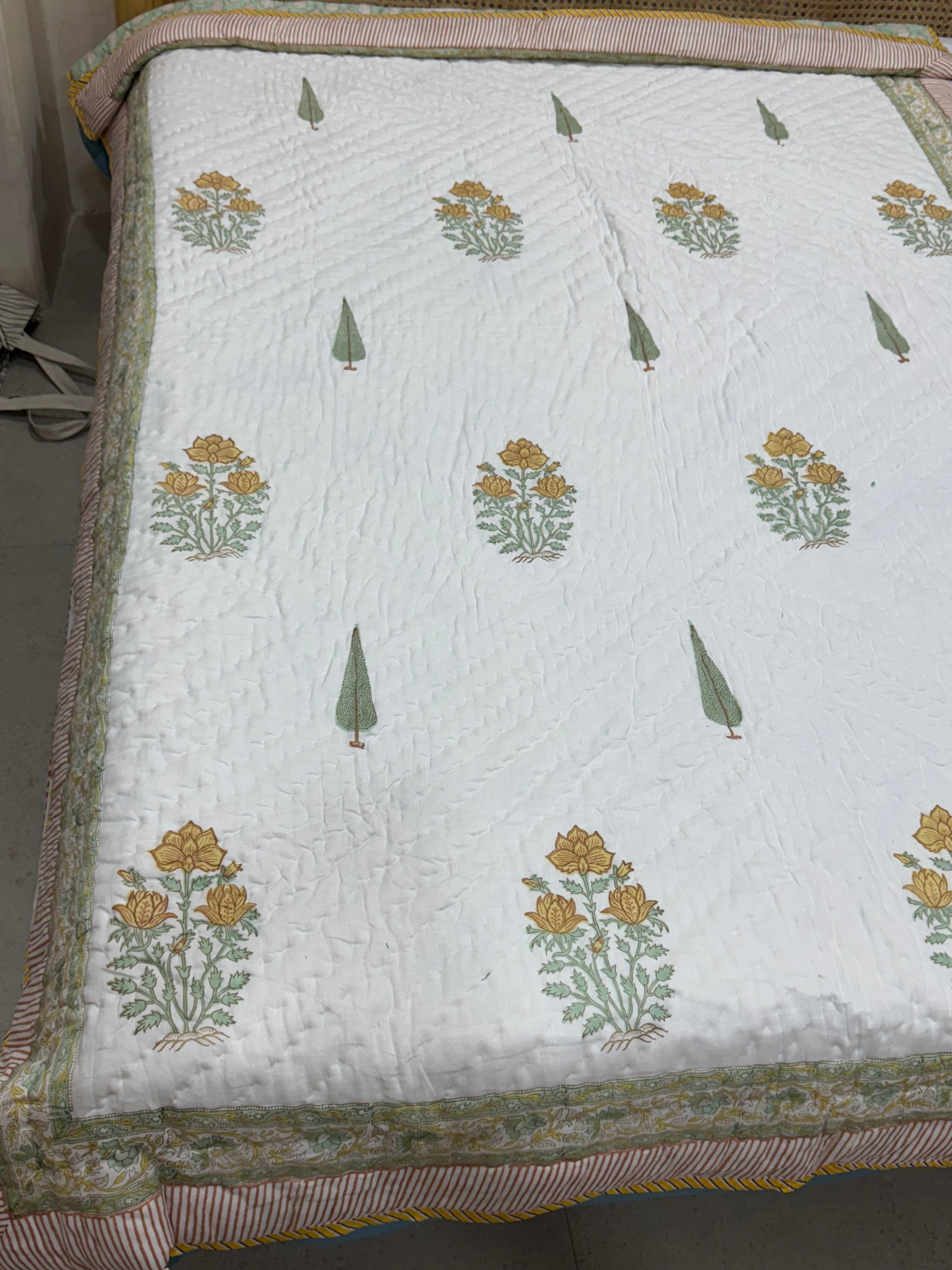 HANDBLOCK PRINTED SINGLE QUILT