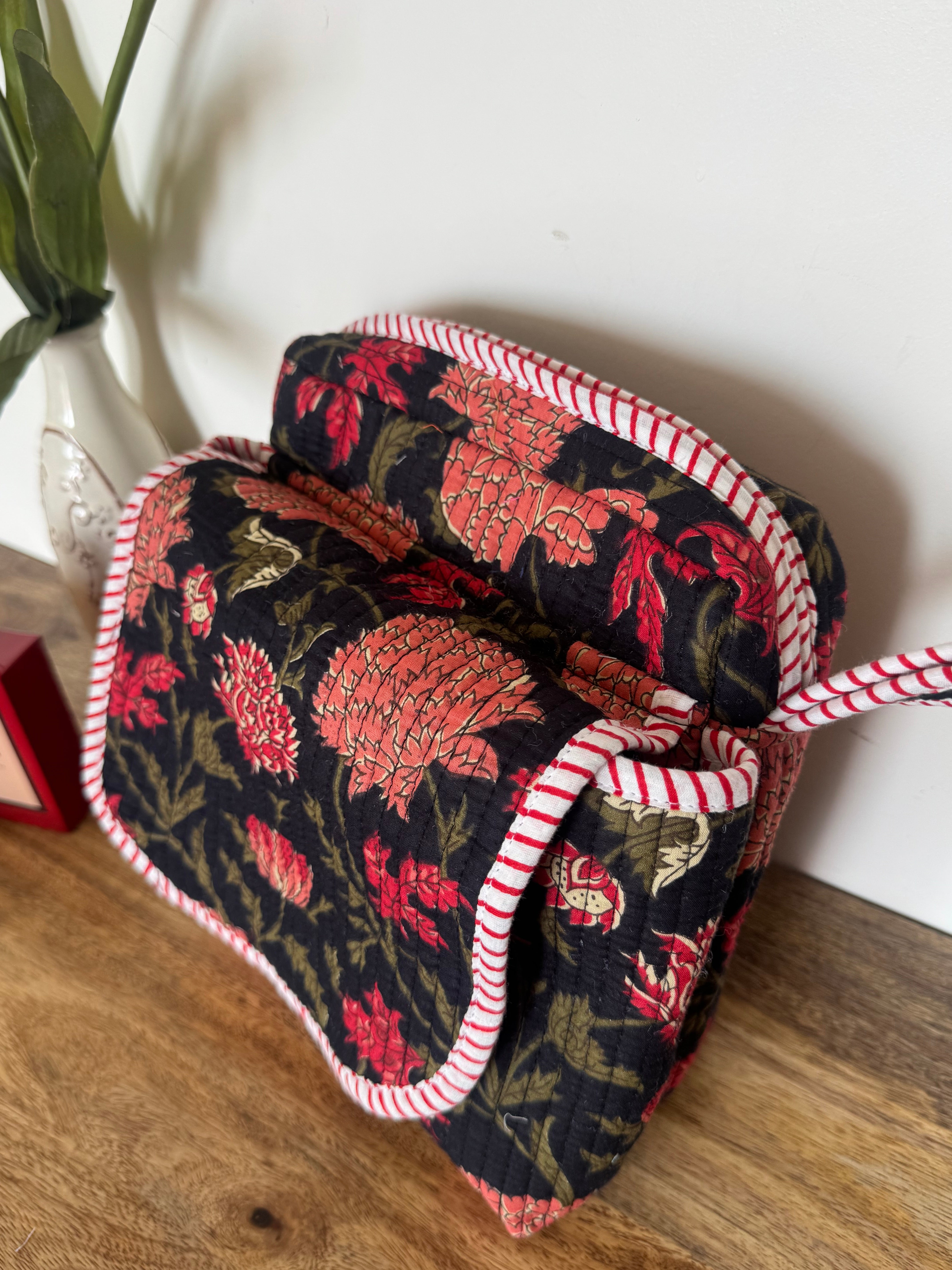 MAKEUP-ON-THE-GO/ DIAPER CHANGING BAG