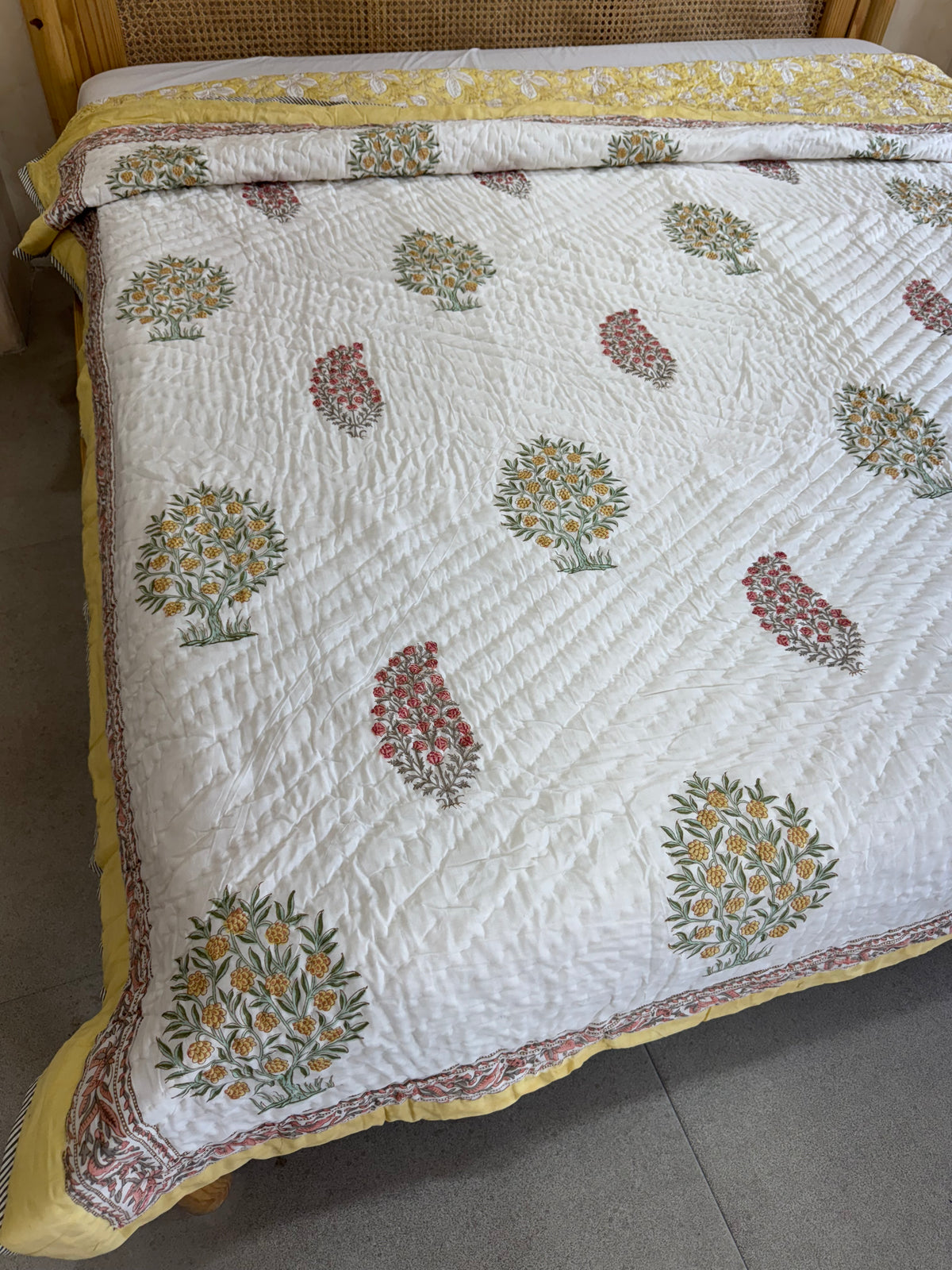 HAND BLOCK PRINTED REVERSIBLE QUILT (DOUBLE BED)