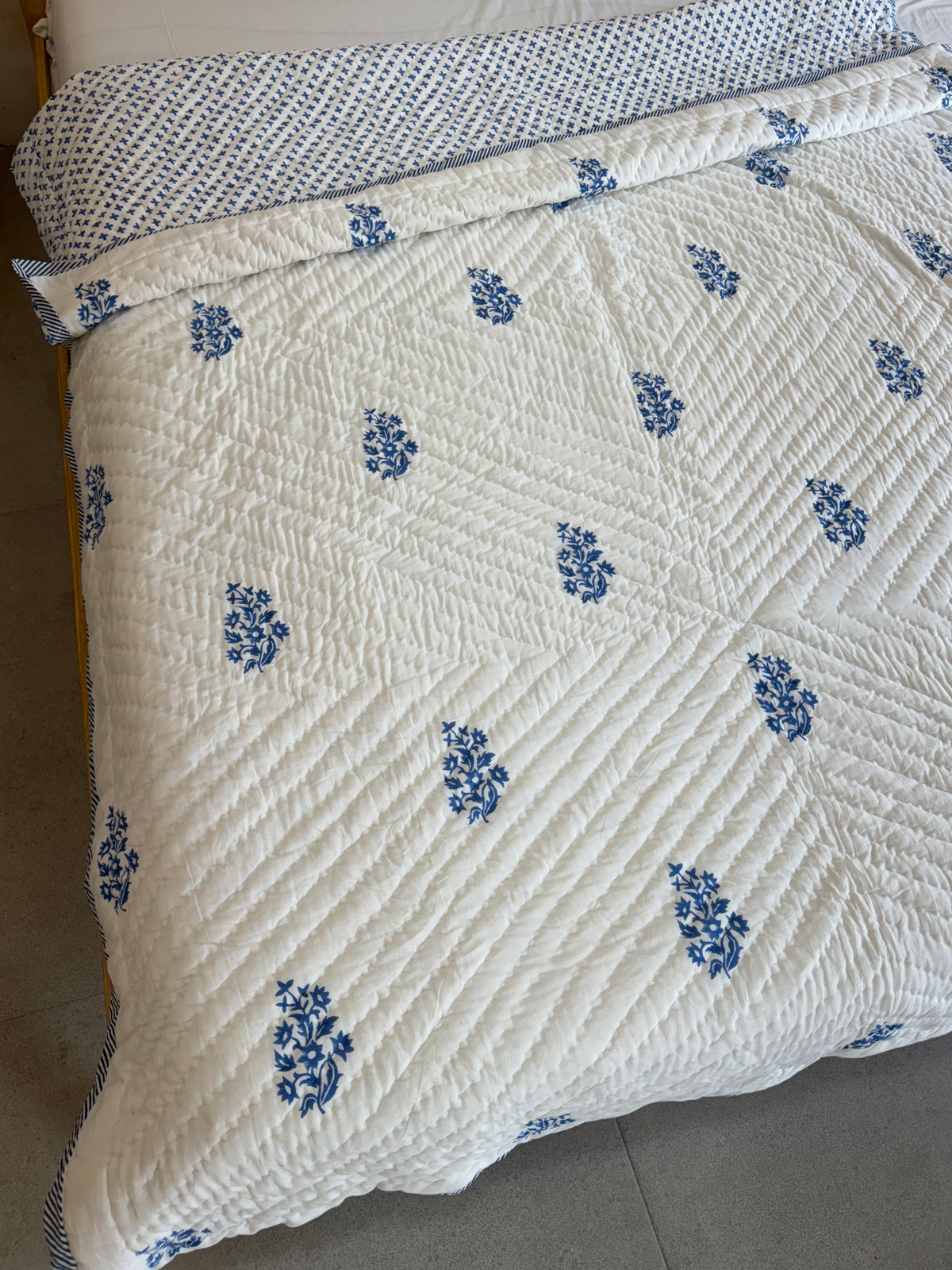HAND BLOCK PRINTED SINGLE QUILT