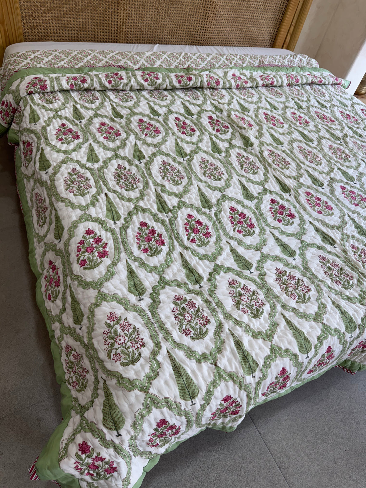 HAND BLOCK PRINTED REVERSIBLE QUILT (DOUBLE BED)