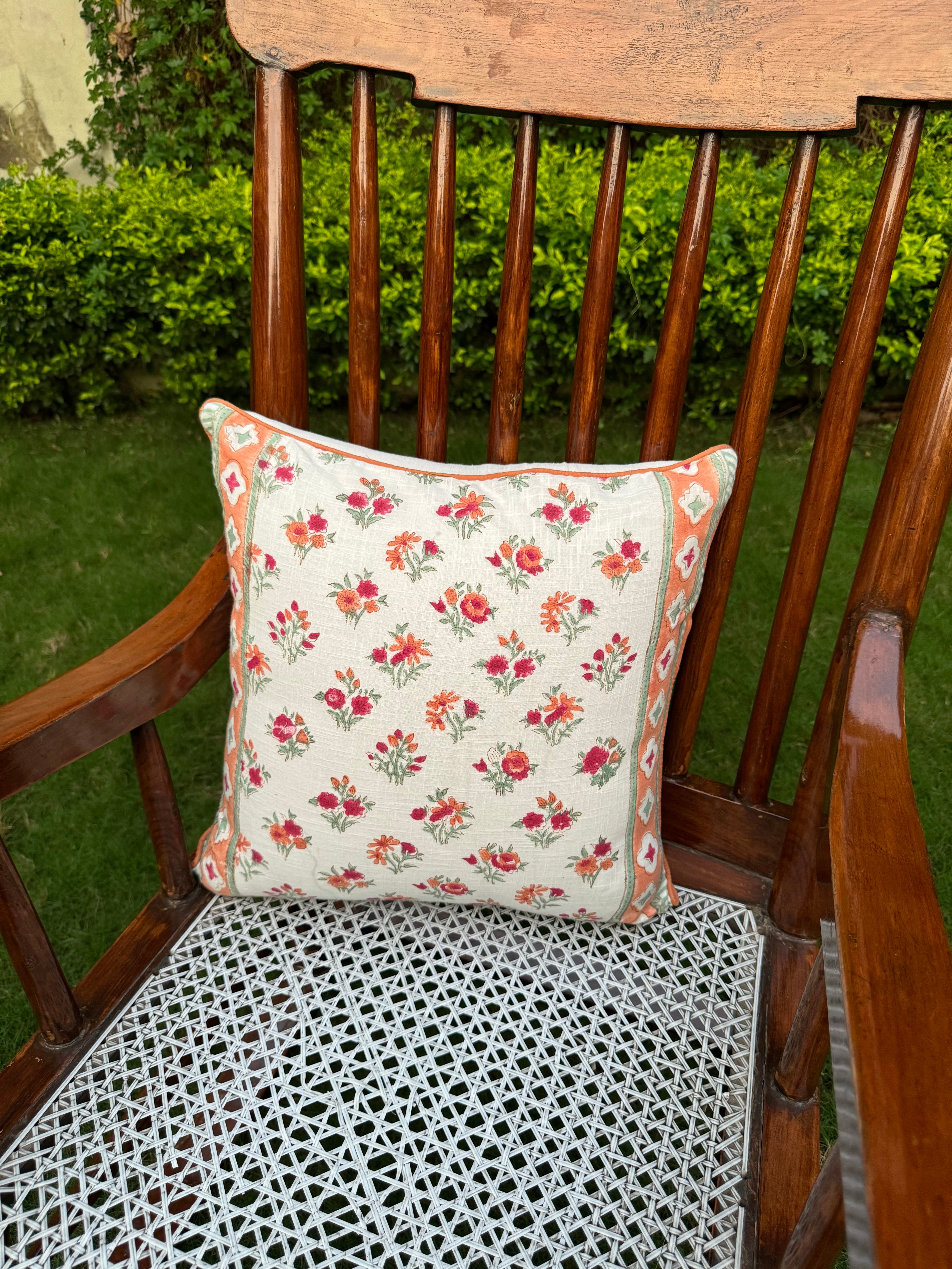 A PAIR OF HANDBLOCK PRINTED 16*16 INCHES CUSHION COVER