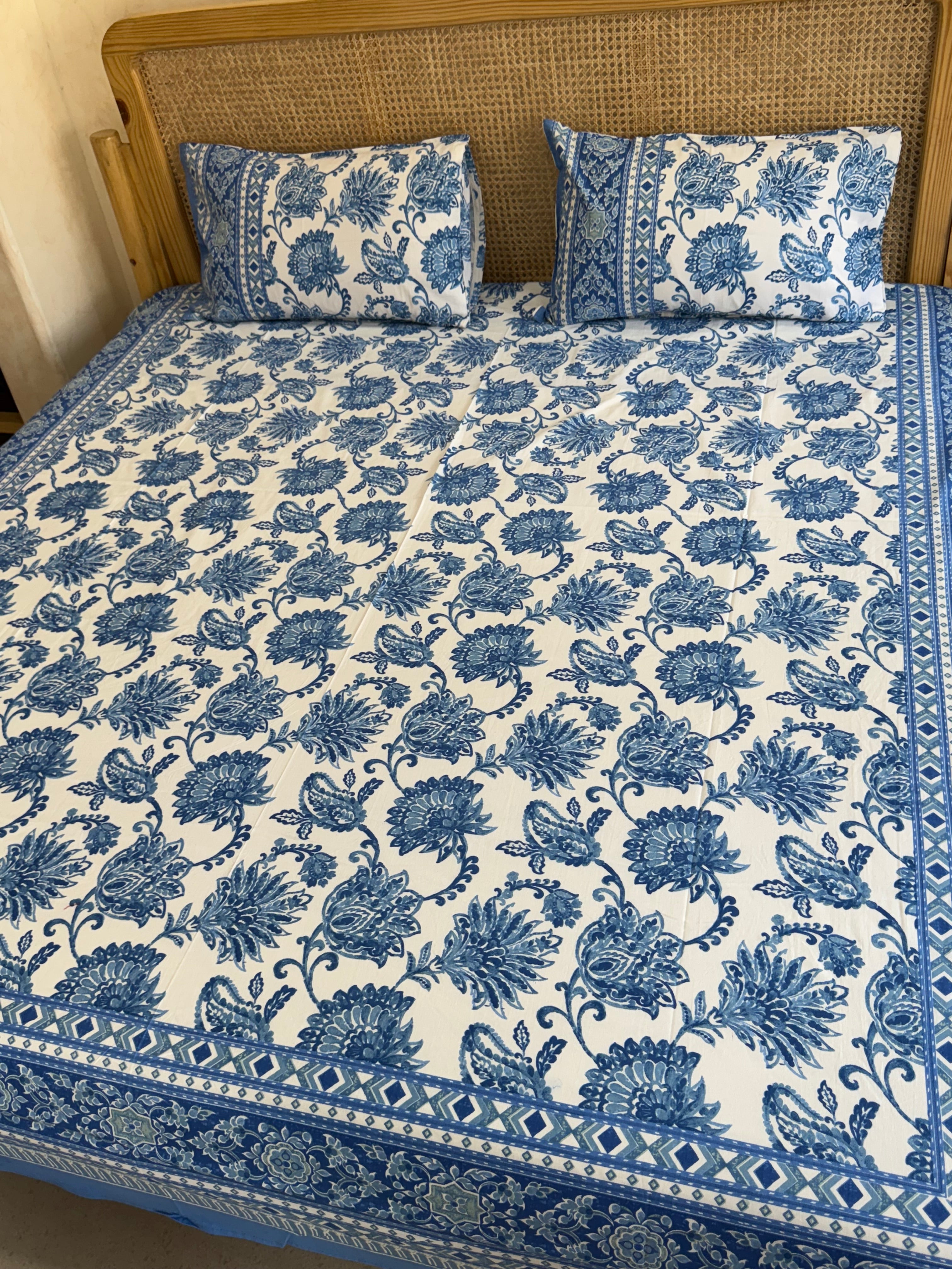 RIWAYAAT BEDSHEET WITH TWO REVERSIBLE PILLOW COVERS