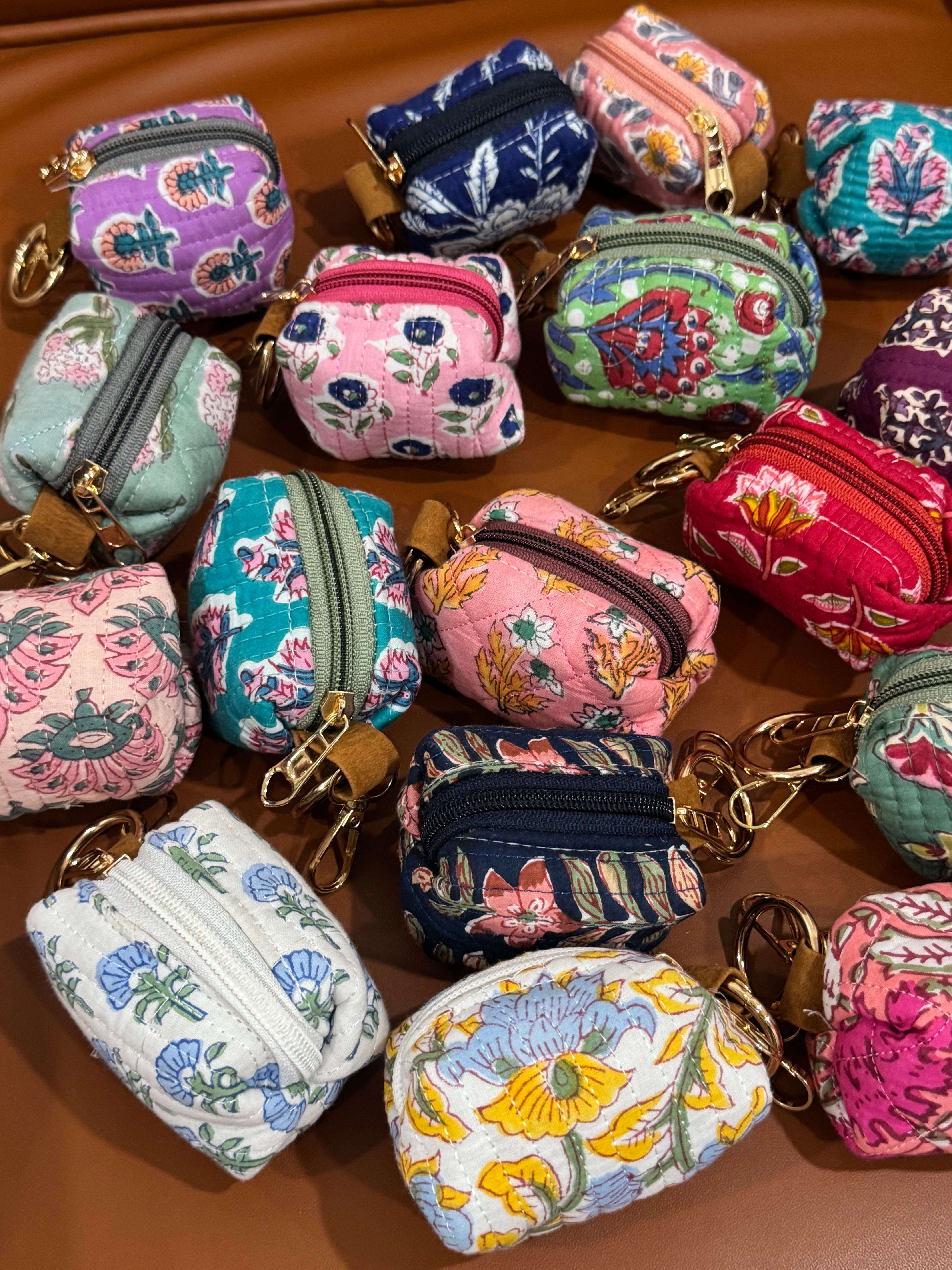 AIRPOD POUCH / COIN POUCH KEYCHAIN WITH ZIP