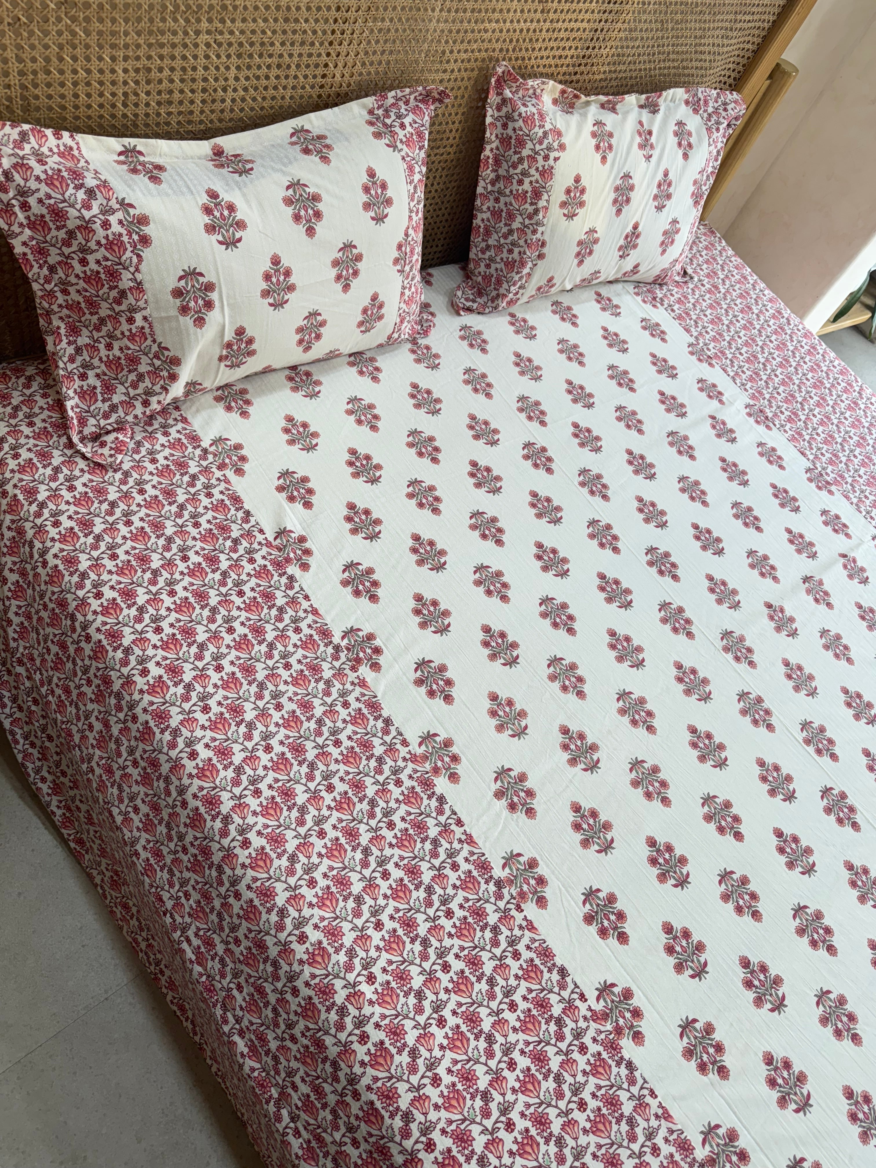 KANAK BEDSHEET WITH TWO PILLOW CASES