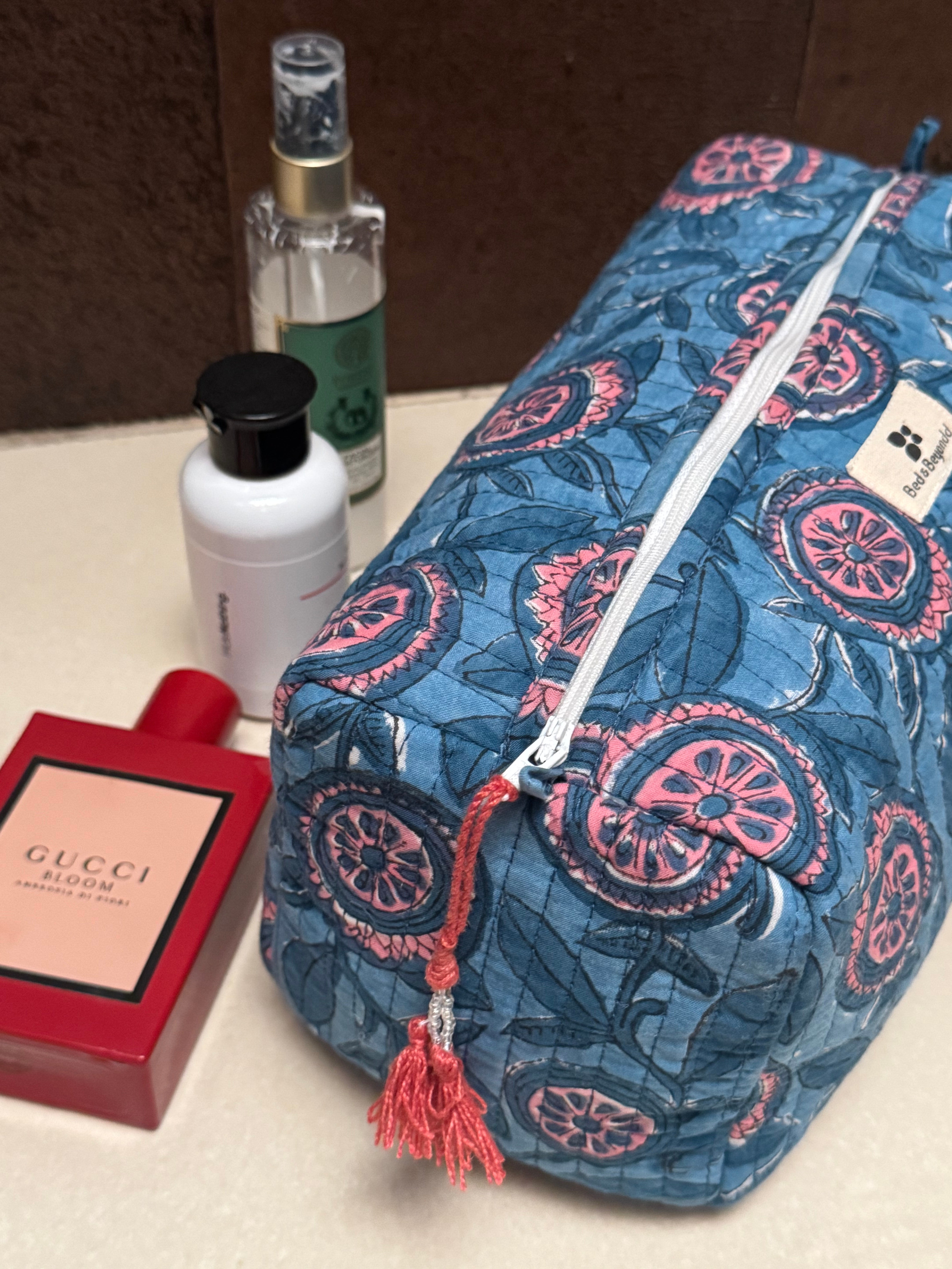 MULTI PURPOSE TOILETRY BAG