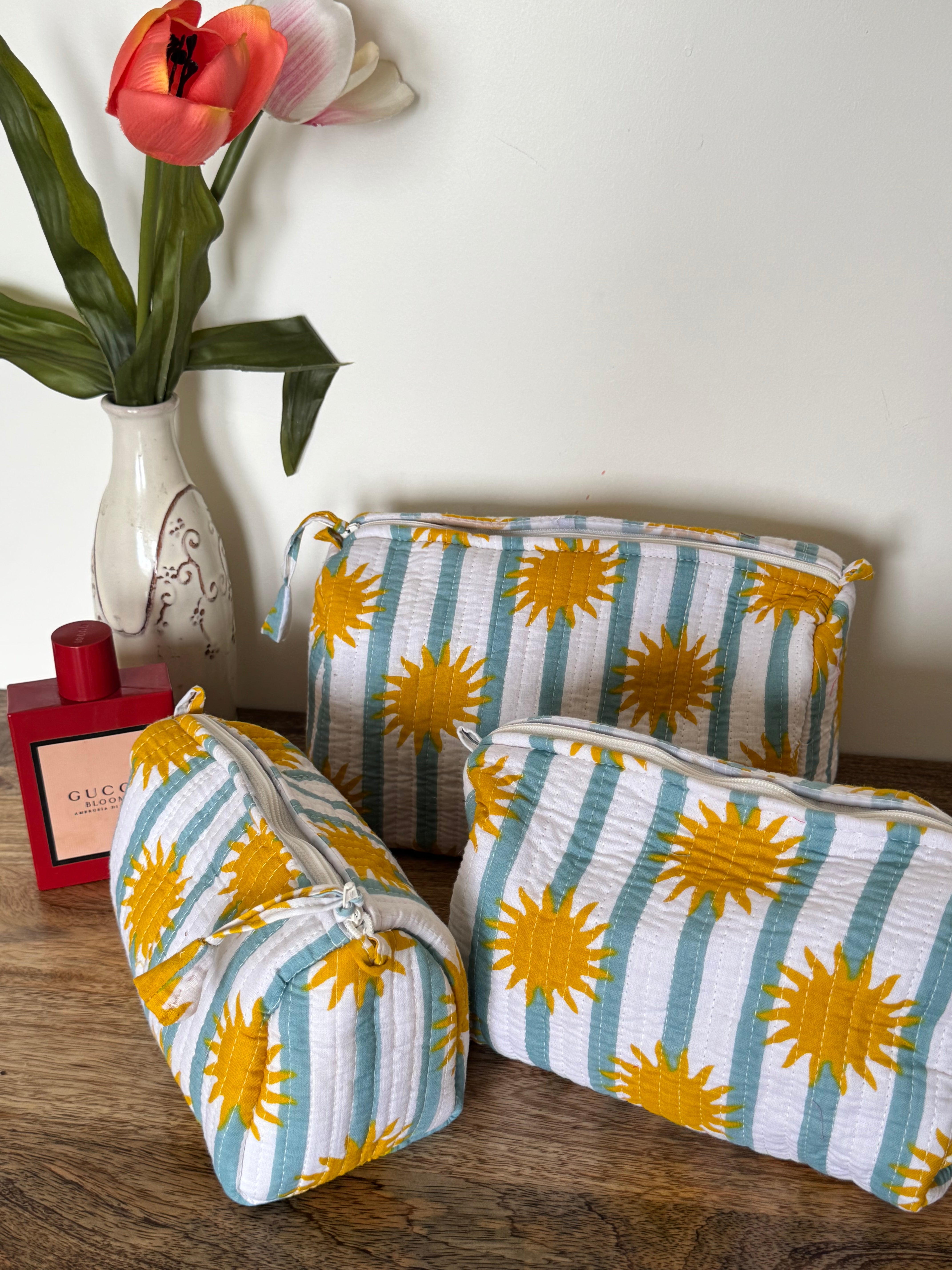 SET OF THREE MULTI PURPOSE TOILETRY BAGS
