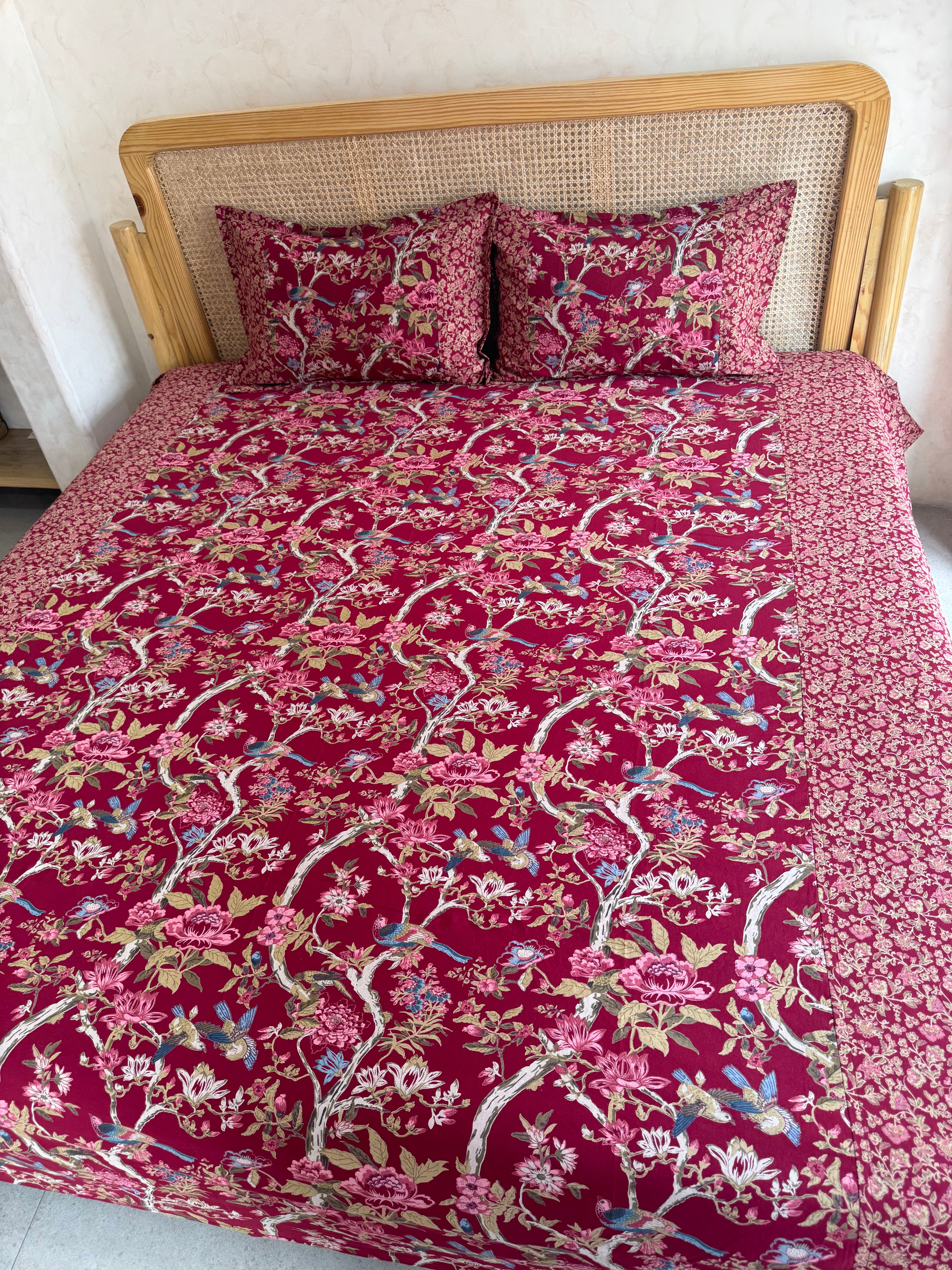KANAK BEDSHEET WITH TWO PILLOW CASES